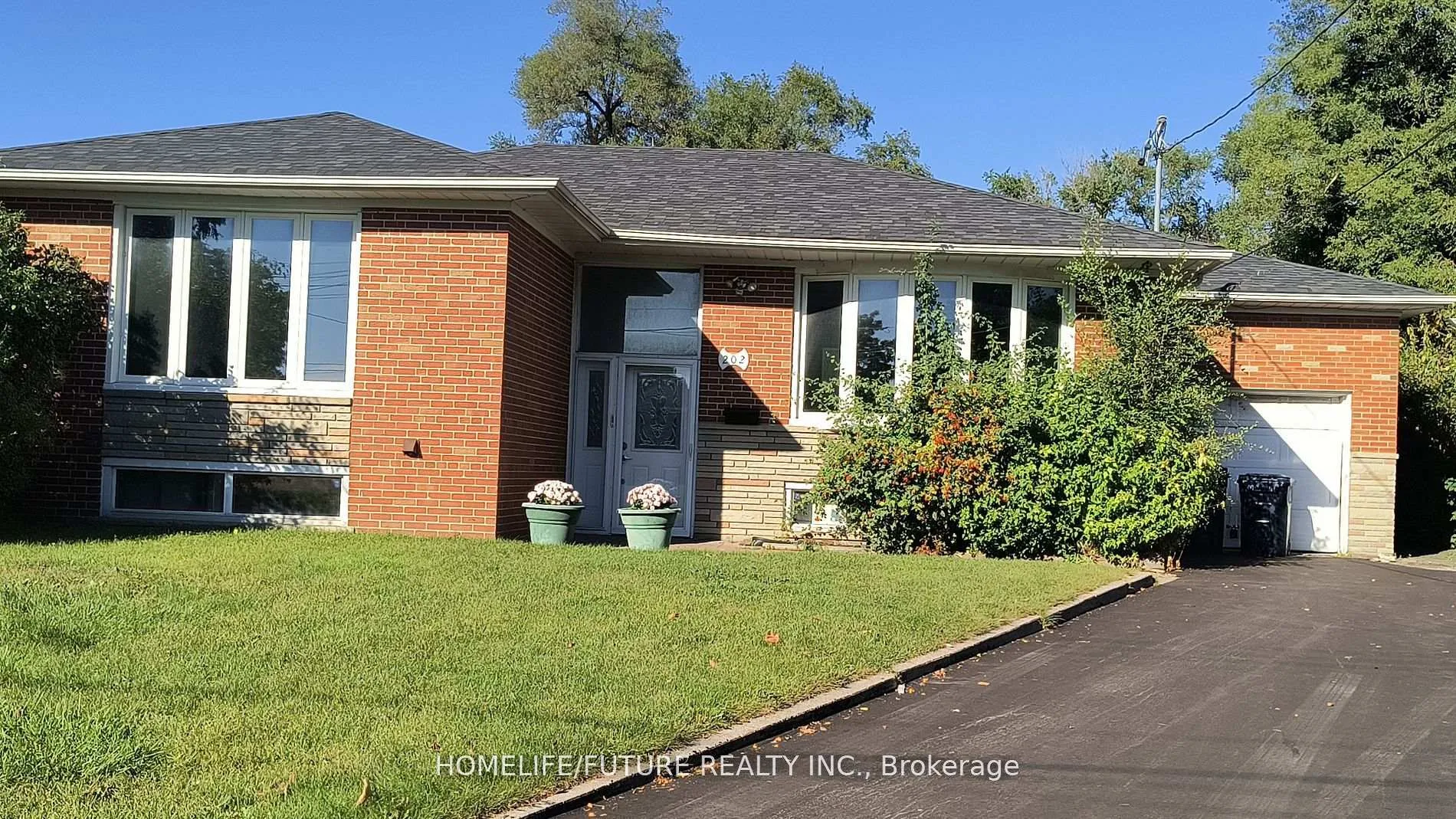 Photo 2 of Unit Bsmt, 202 Crocus Drive, Scarborough, Wexford-Maryvale — HOMEH