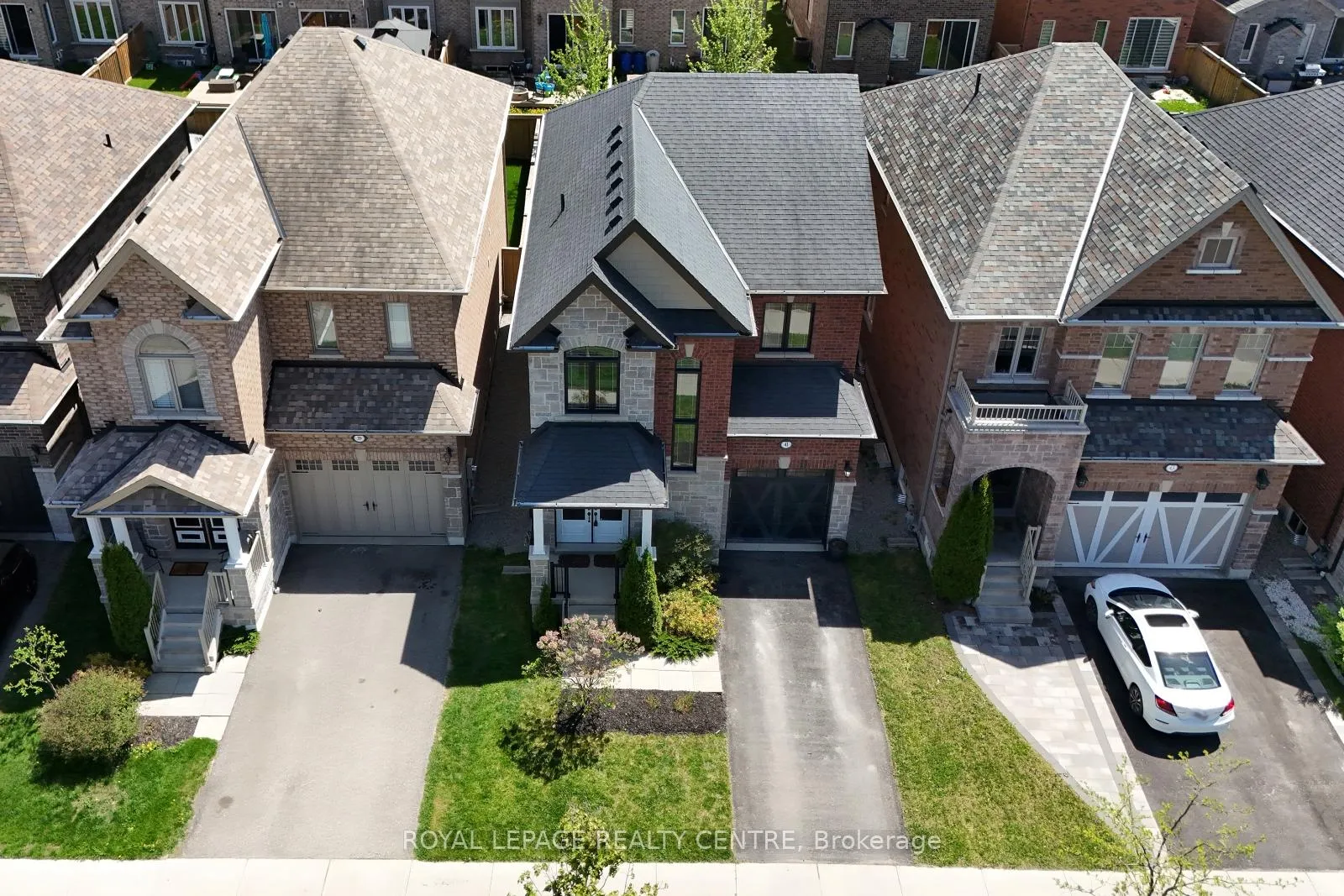 Photo 2 of 41 Holt Drive, New Tecumseth, Alliston — HOMEH