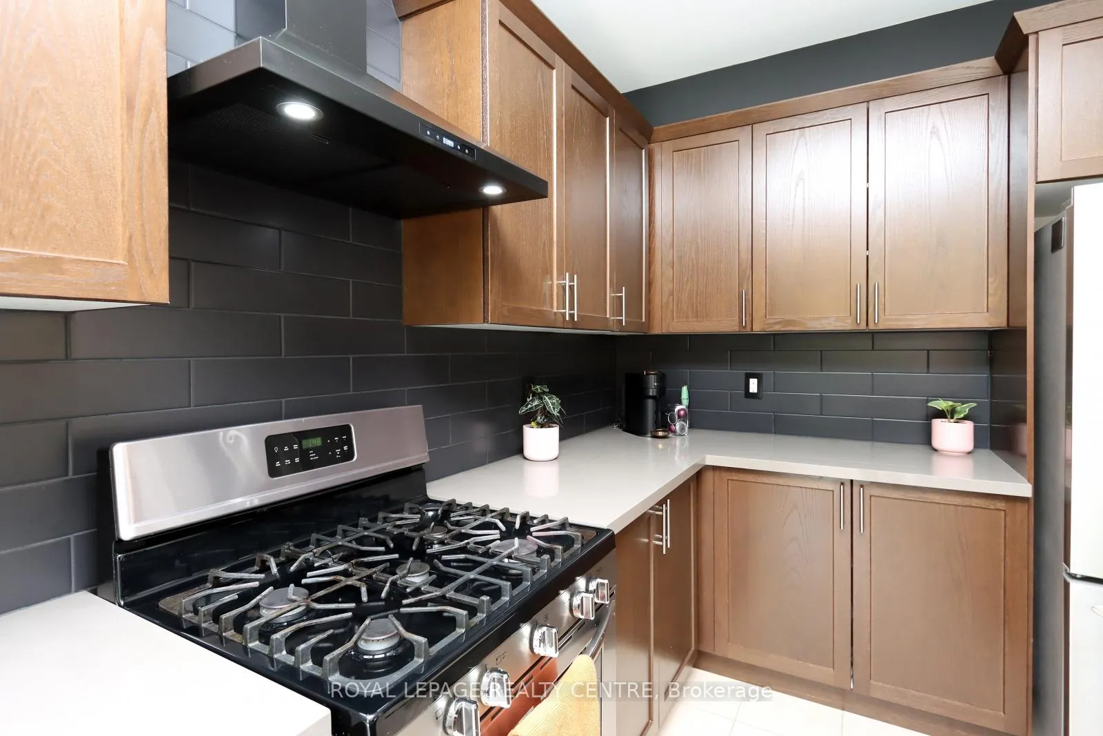 Photo 19 of 41 Holt Drive, New Tecumseth, Alliston — HOMEH