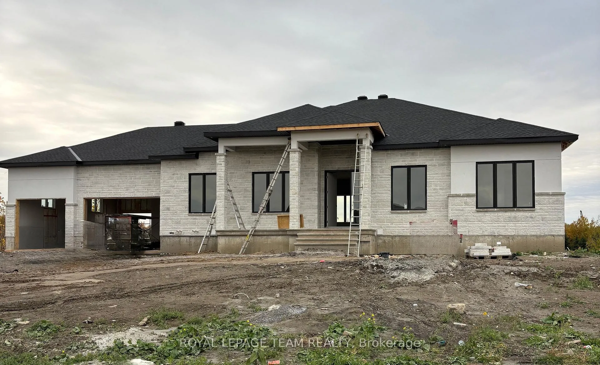 Photo 2 of 6730 Still Meadow Way, Ottawa, Greely — HOMEH
