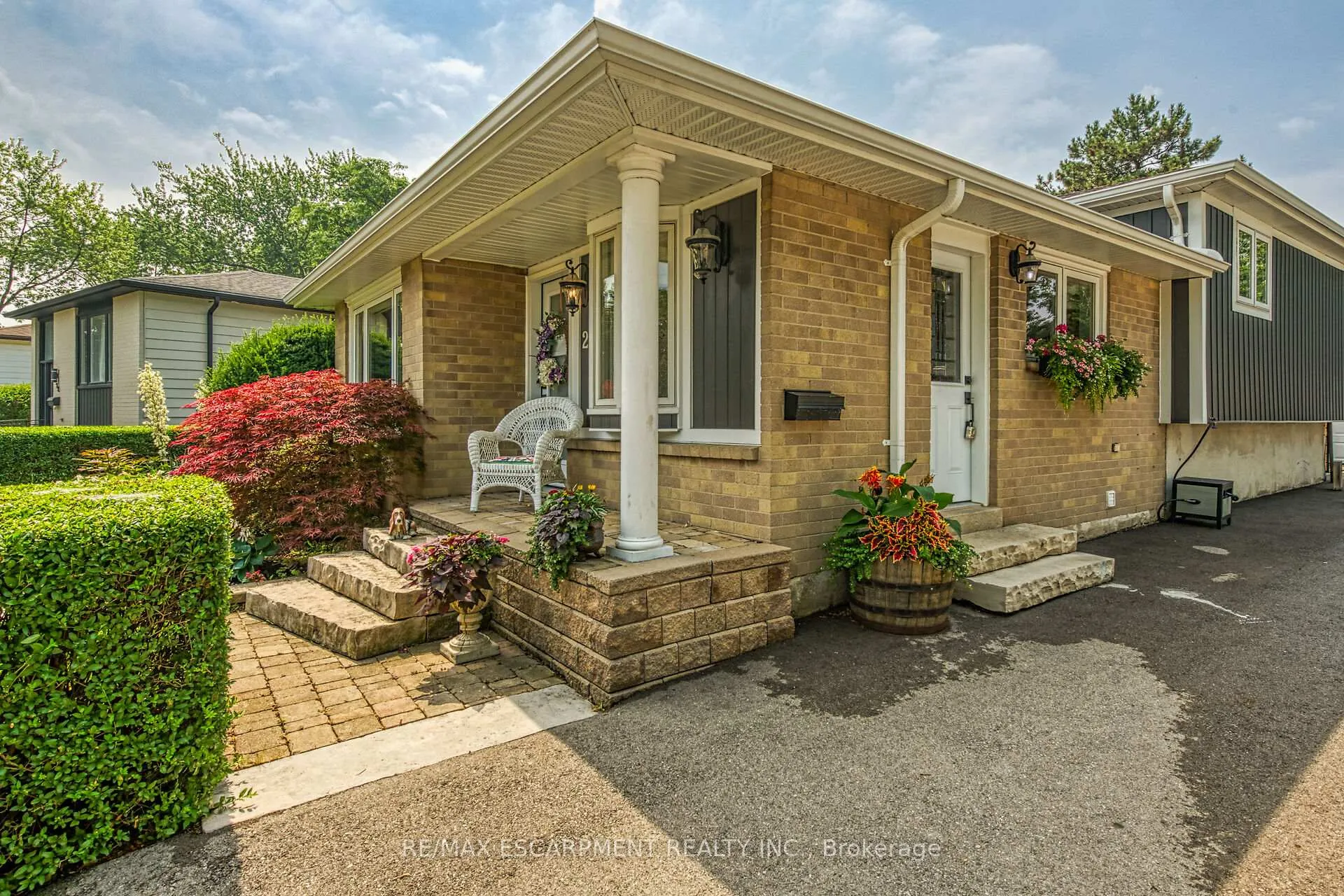 Photo 3 of 20 William Johnson Street, Hamilton, Stoney Creek Mountain — HOMEH
