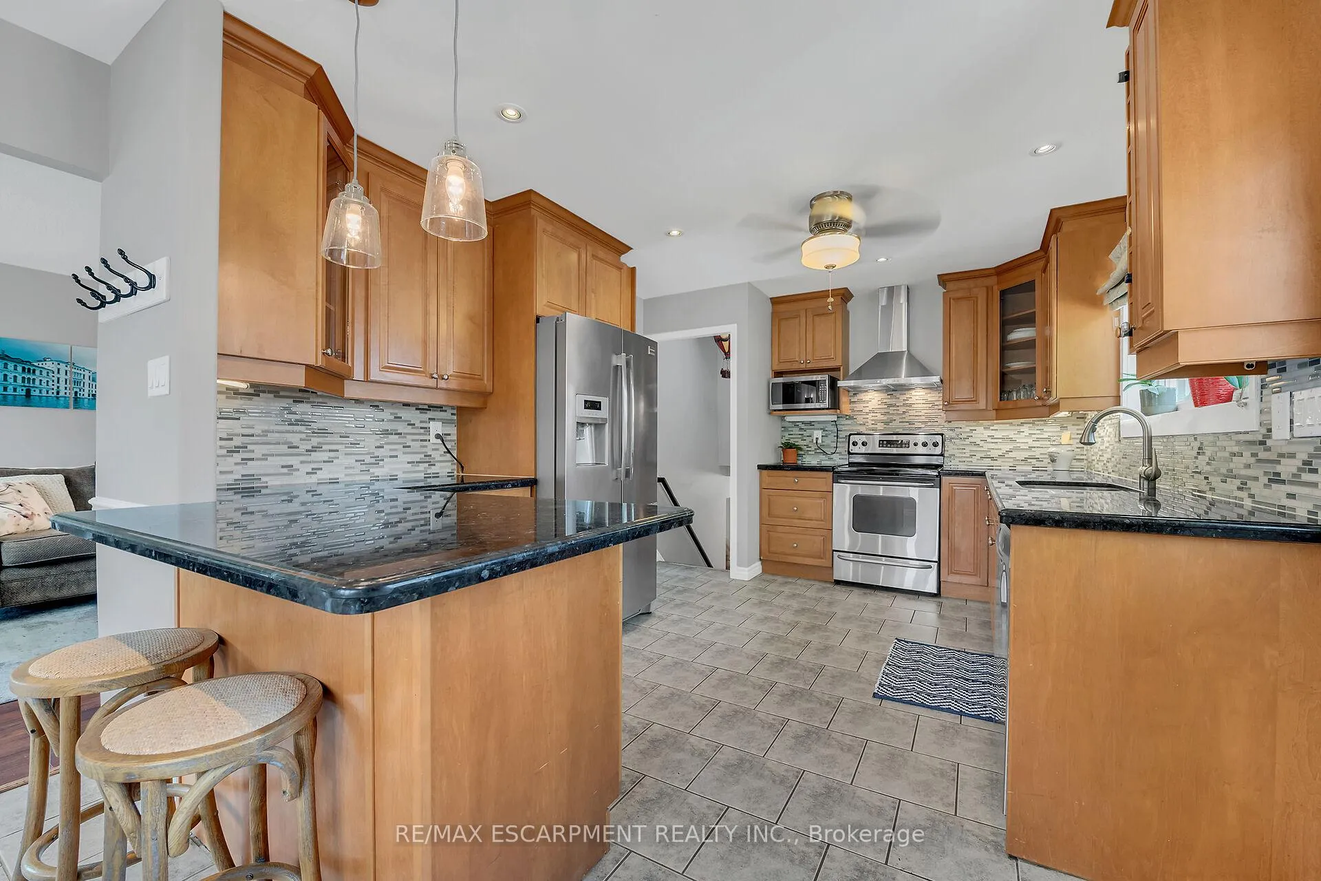 Photo 8 of 20 William Johnson Street, Hamilton, Stoney Creek Mountain — HOMEH