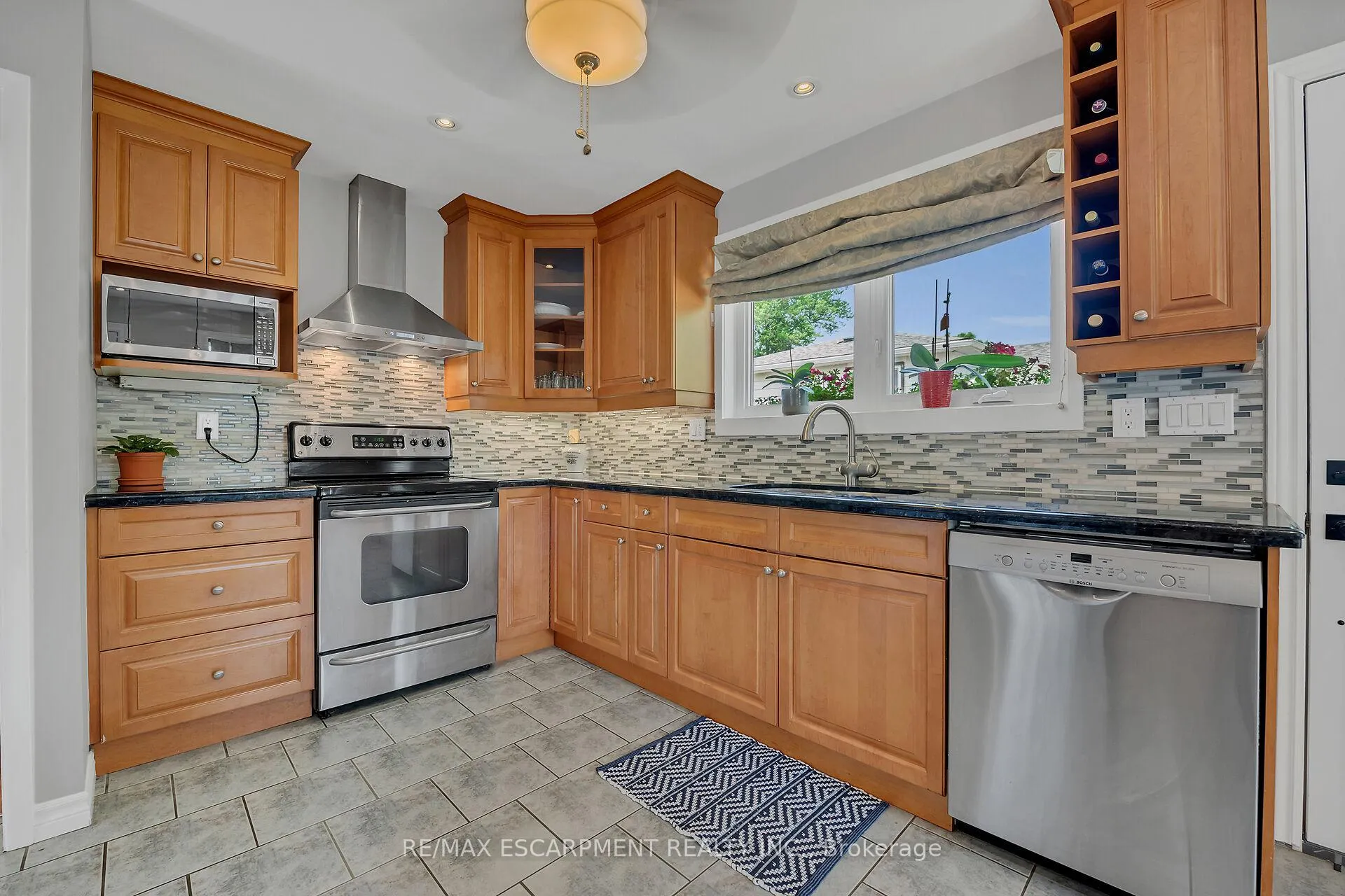 Photo 9 of 20 William Johnson Street, Hamilton, Stoney Creek Mountain — HOMEH