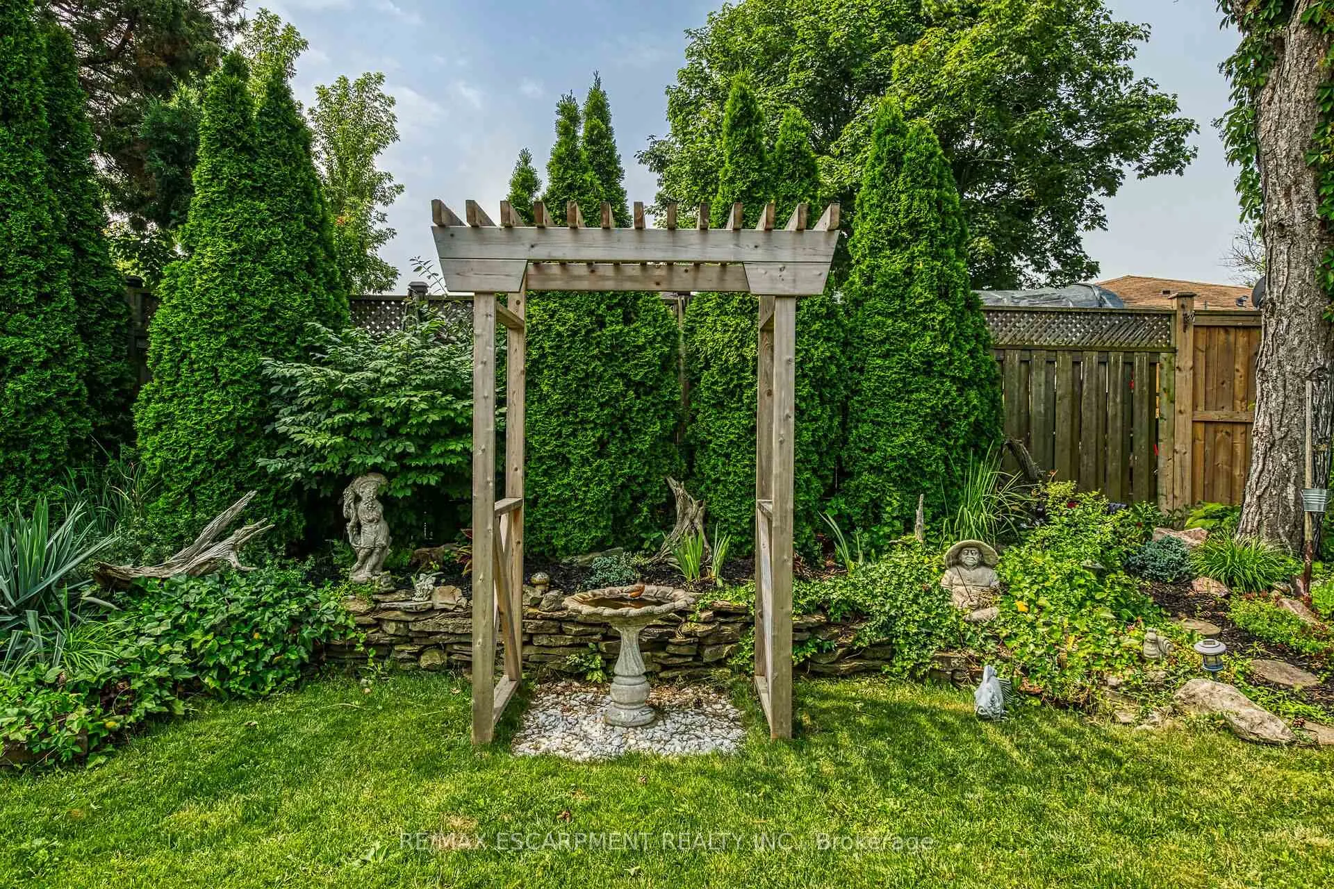 Photo 42 of 20 William Johnson Street, Hamilton, Stoney Creek Mountain — HOMEH