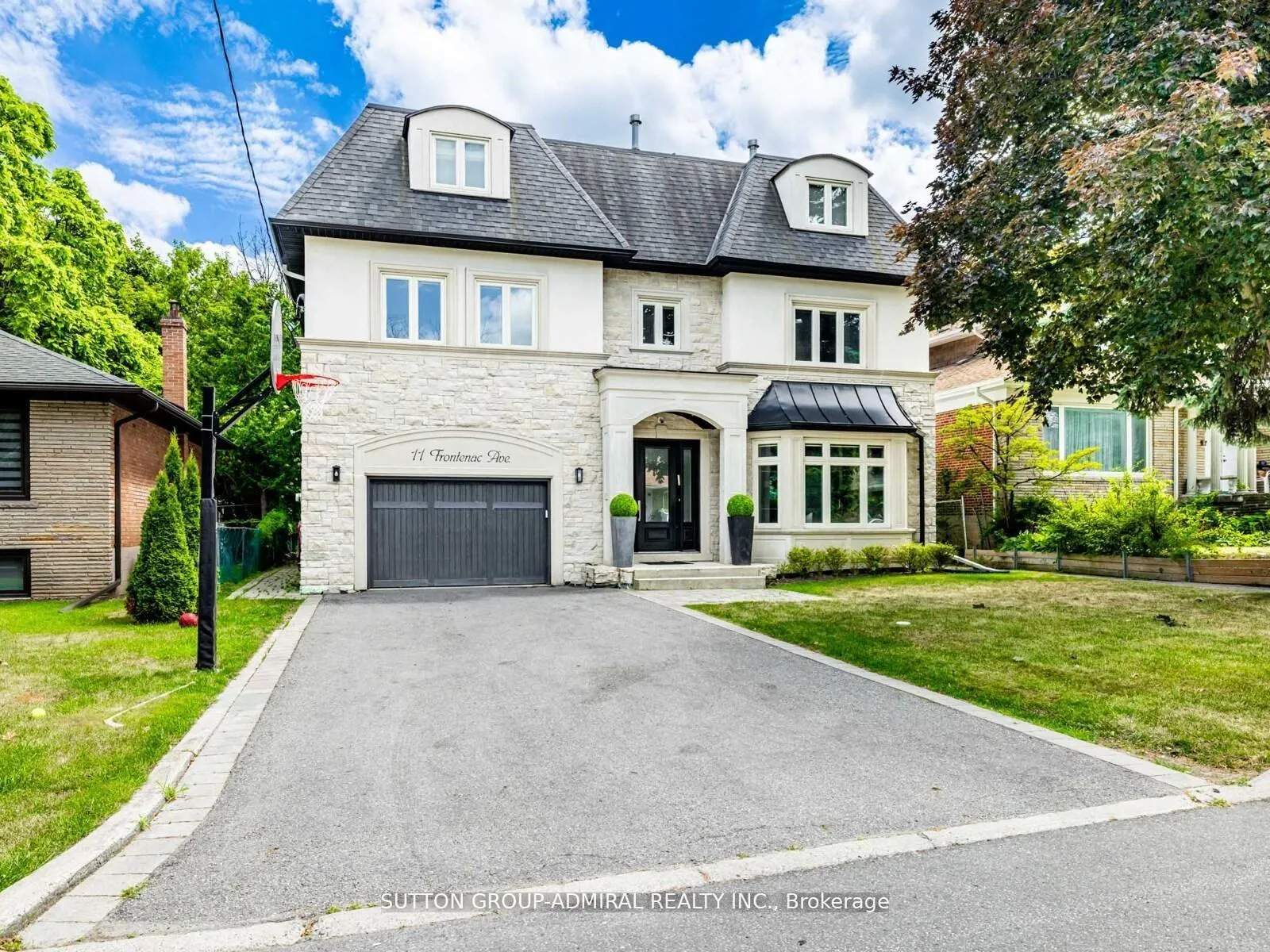 Photo 2 of 11 Frontenac Avenue, Toronto, Bedford Park-Nortown — HOMEH