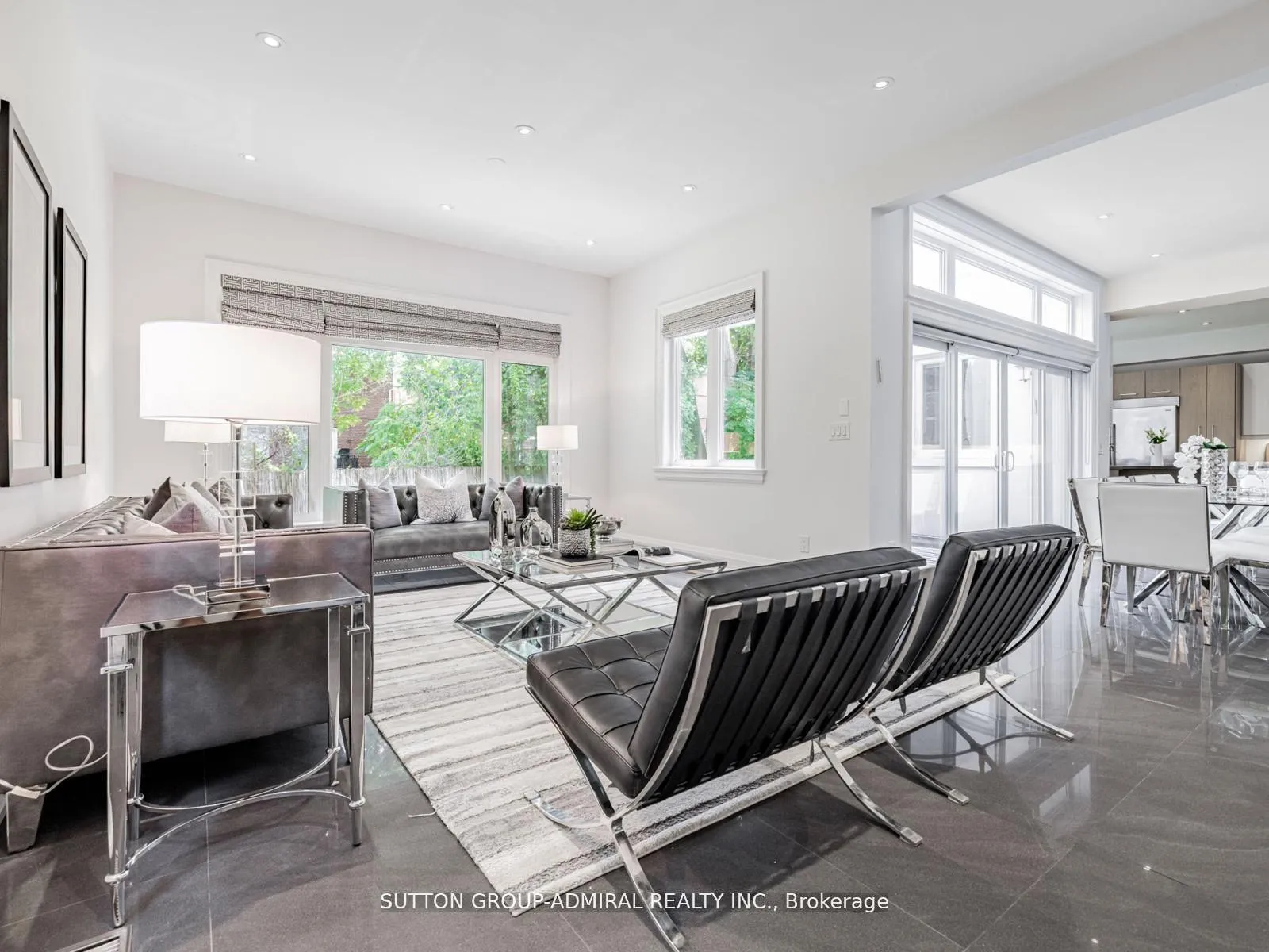 Photo 14 of 11 Frontenac Avenue, Toronto, Bedford Park-Nortown — HOMEH