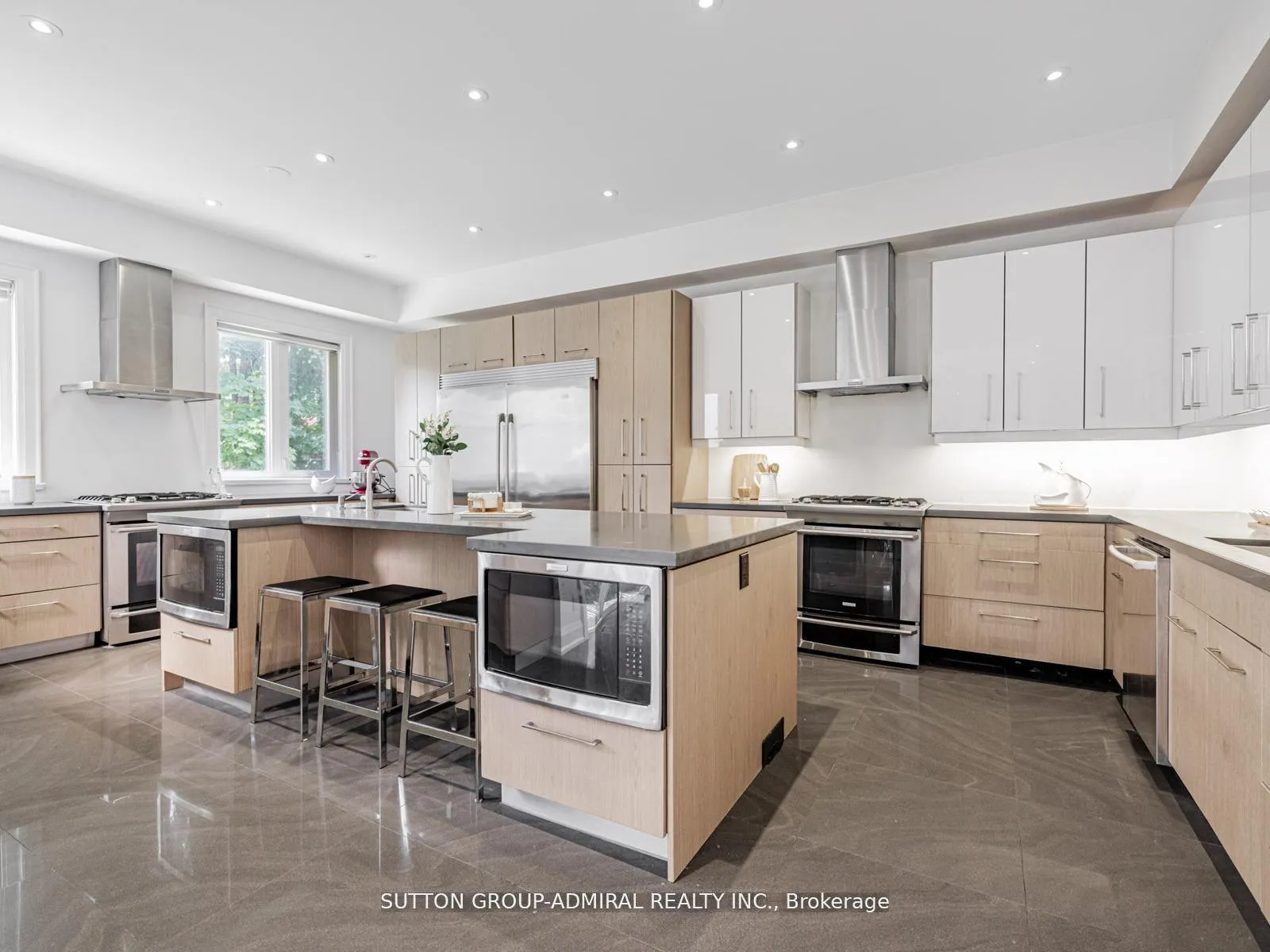 Photo 20 of 11 Frontenac Avenue, Toronto, Bedford Park-Nortown — HOMEH