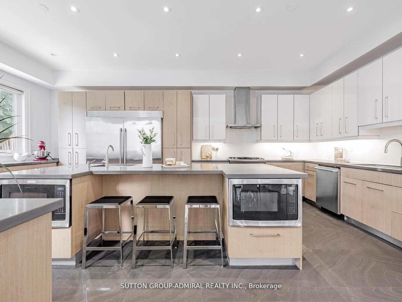 Photo 23 of 11 Frontenac Avenue, Toronto, Bedford Park-Nortown — HOMEH