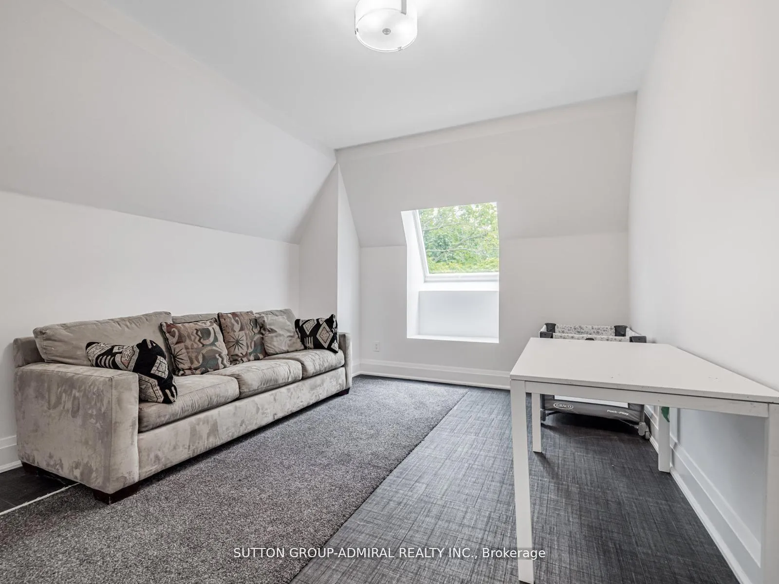 Photo 32 of 11 Frontenac Avenue, Toronto, Bedford Park-Nortown — HOMEH