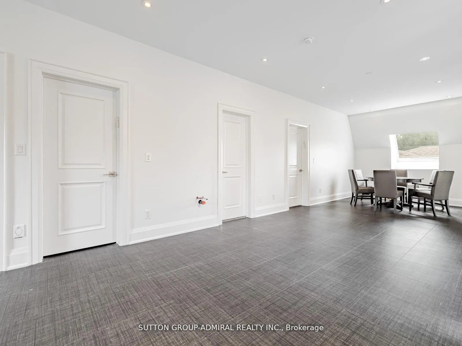 Photo 34 of 11 Frontenac Avenue, Toronto, Bedford Park-Nortown — HOMEH