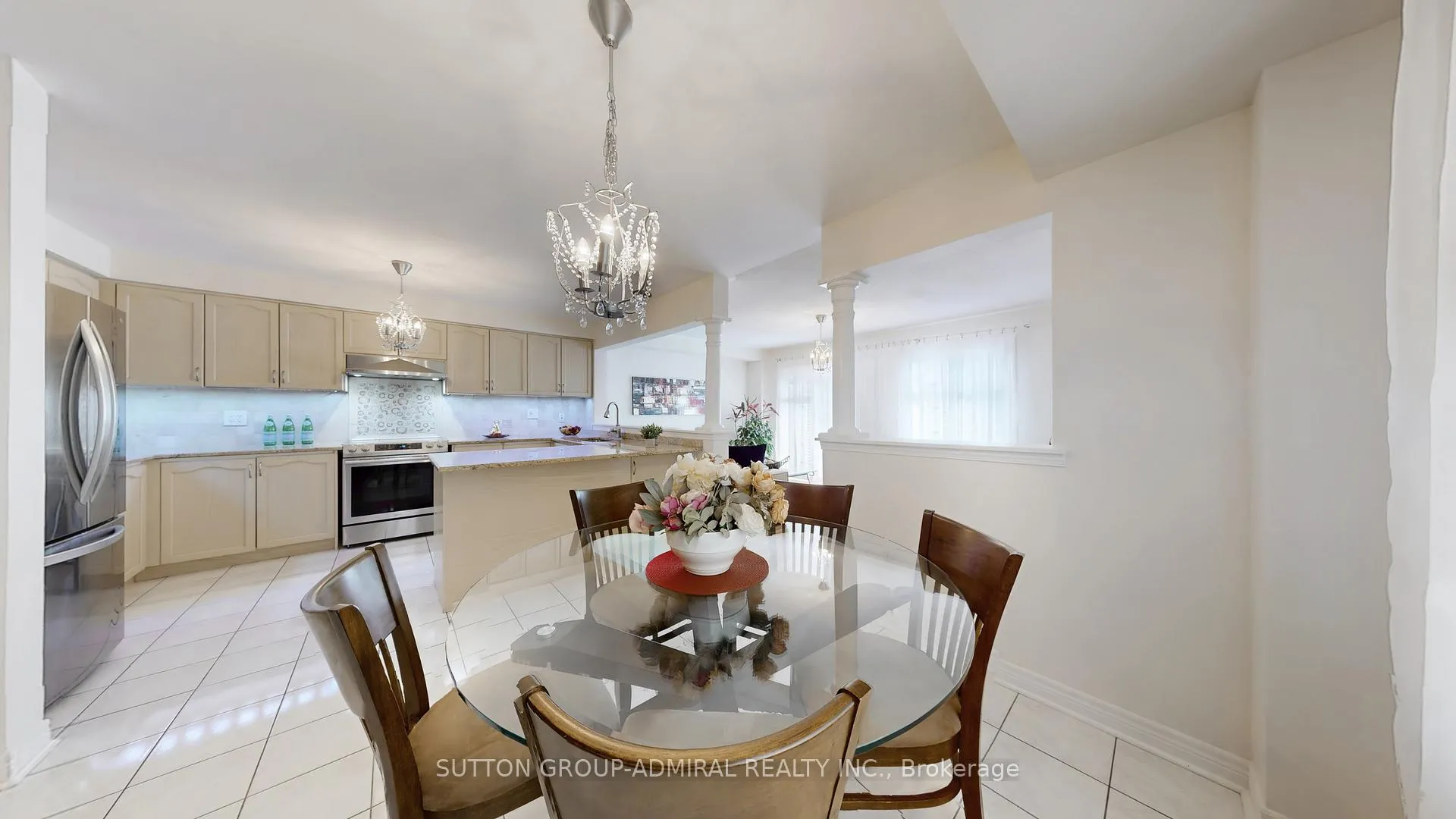 Photo 14 of 7 Rockview Gardens, Vaughan, Concord — HOMEH