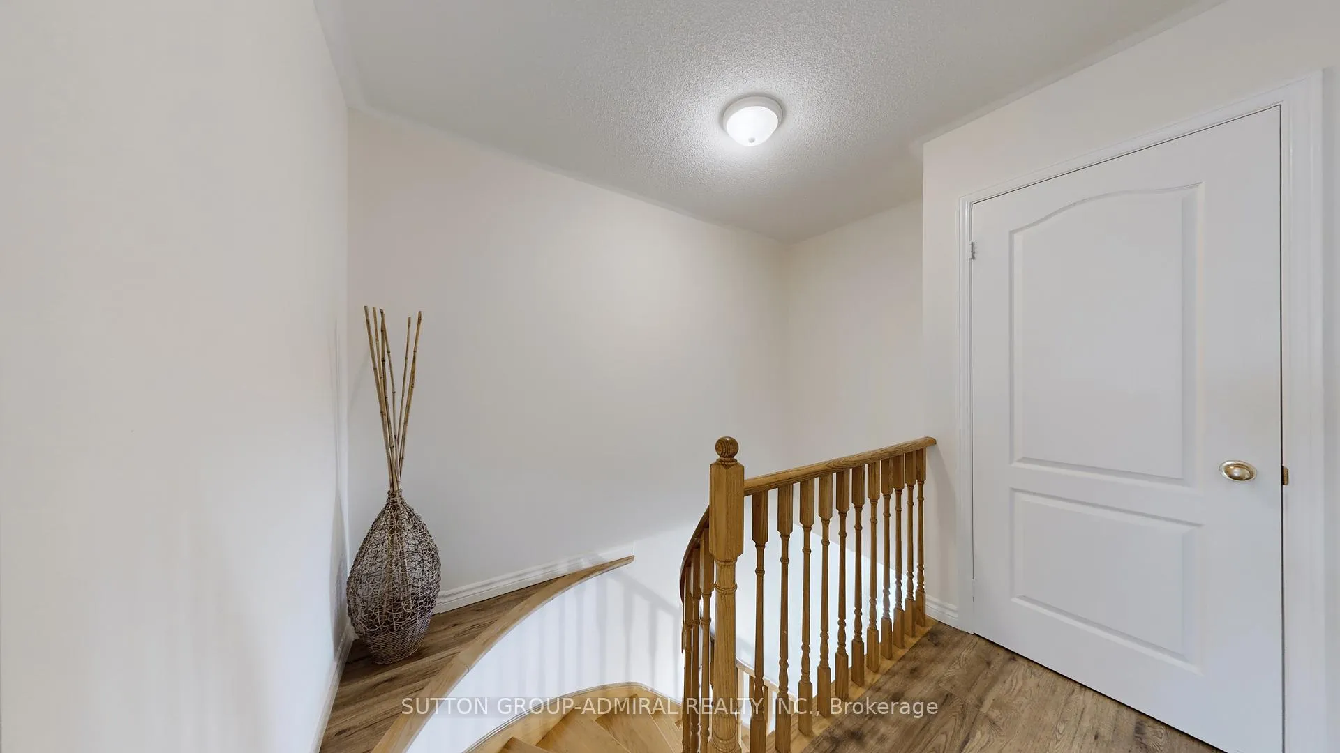 Photo 22 of 7 Rockview Gardens, Vaughan, Concord — HOMEH
