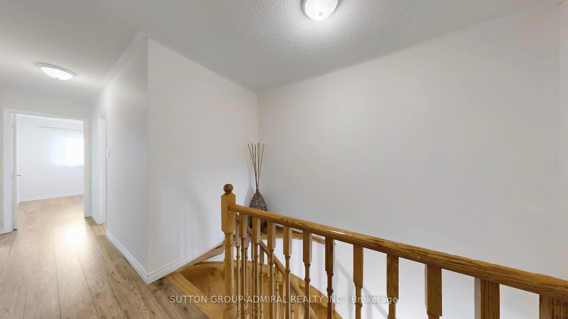 Photo 23 of 7 Rockview Gardens, Vaughan, Concord — HOMEH