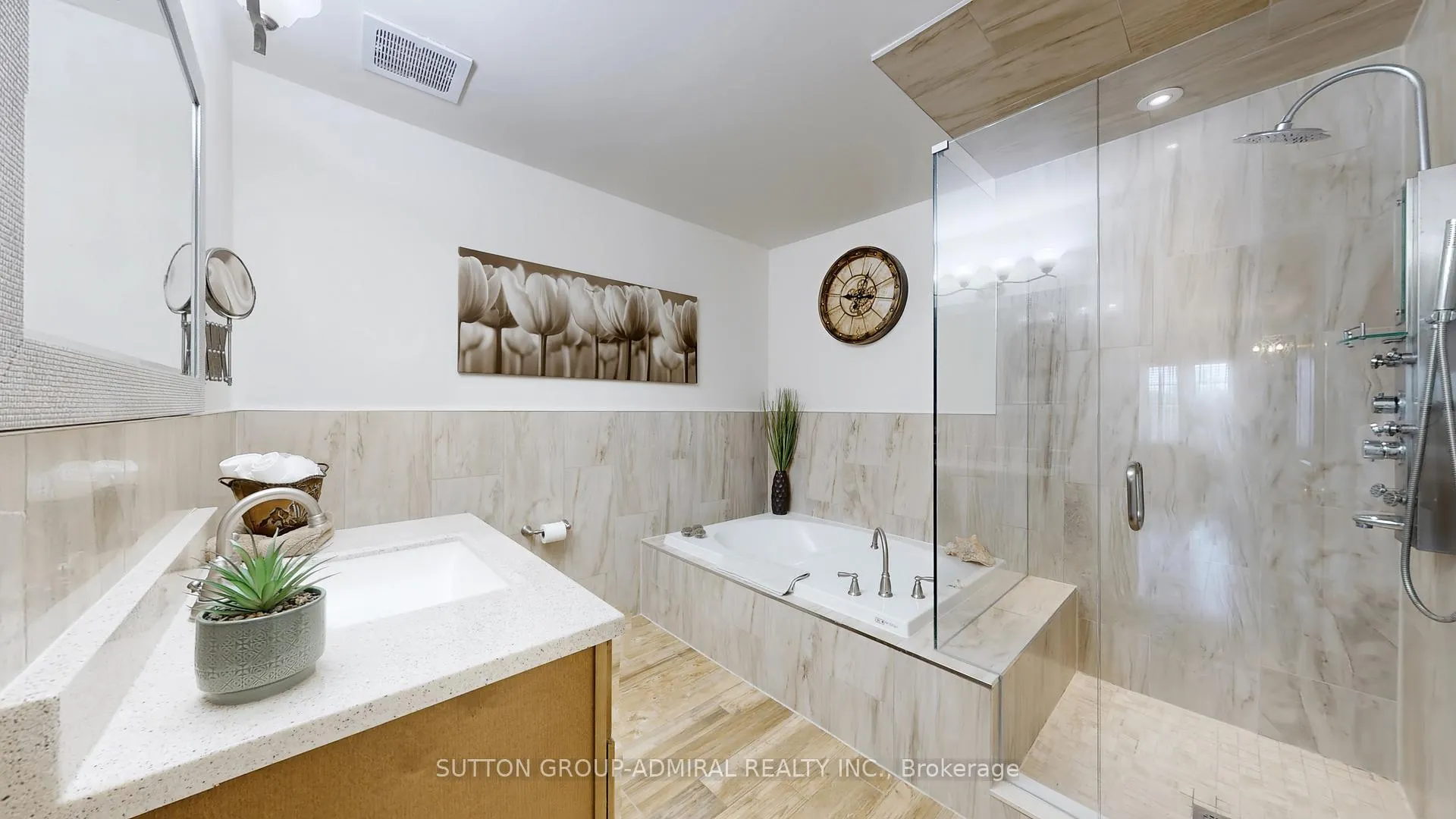 Photo 28 of 7 Rockview Gardens, Vaughan, Concord — HOMEH