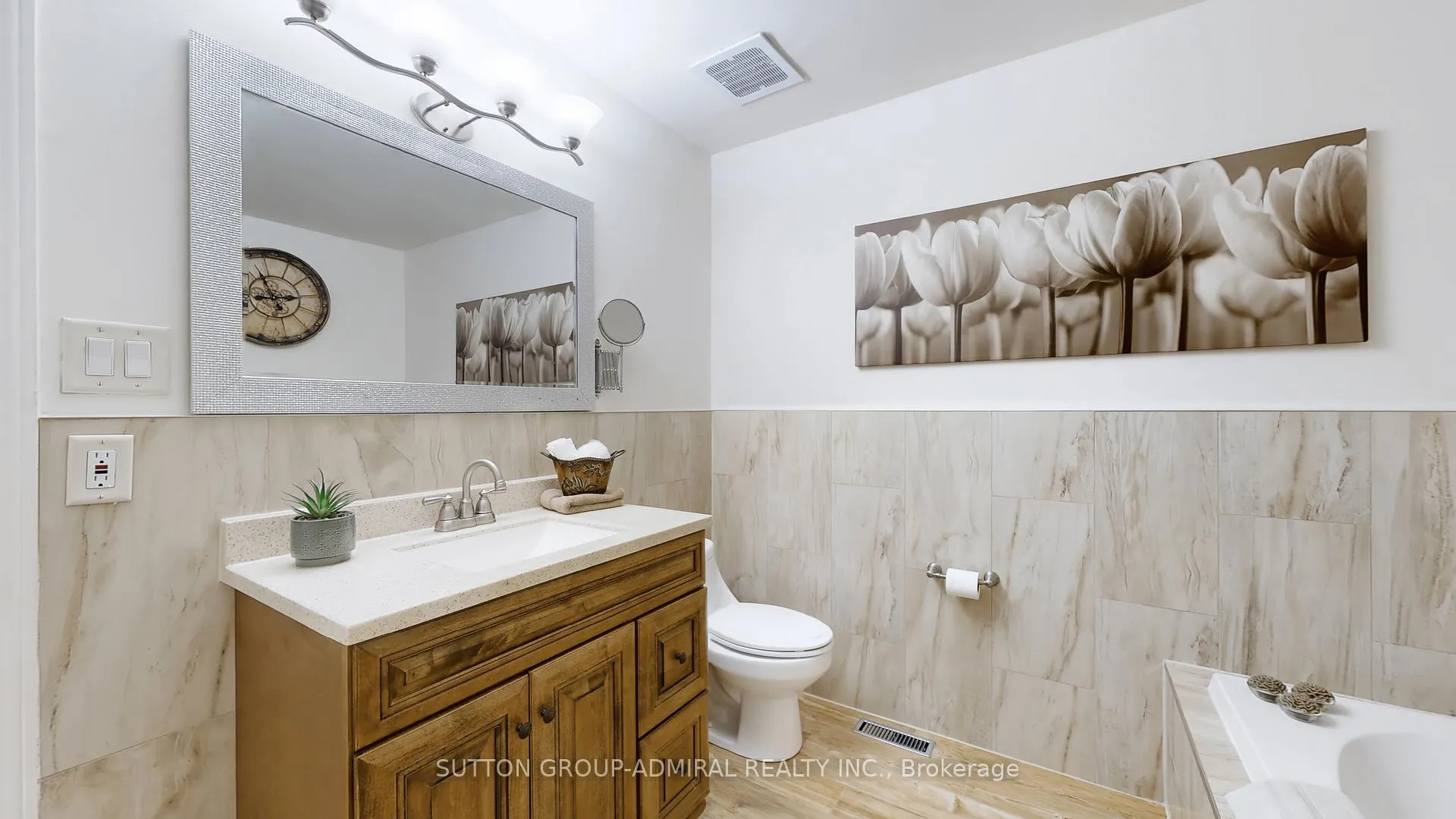 Photo 29 of 7 Rockview Gardens, Vaughan, Concord — HOMEH