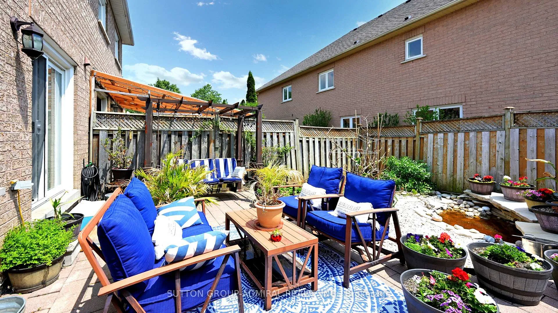 Photo 37 of 7 Rockview Gardens, Vaughan, Concord — HOMEH