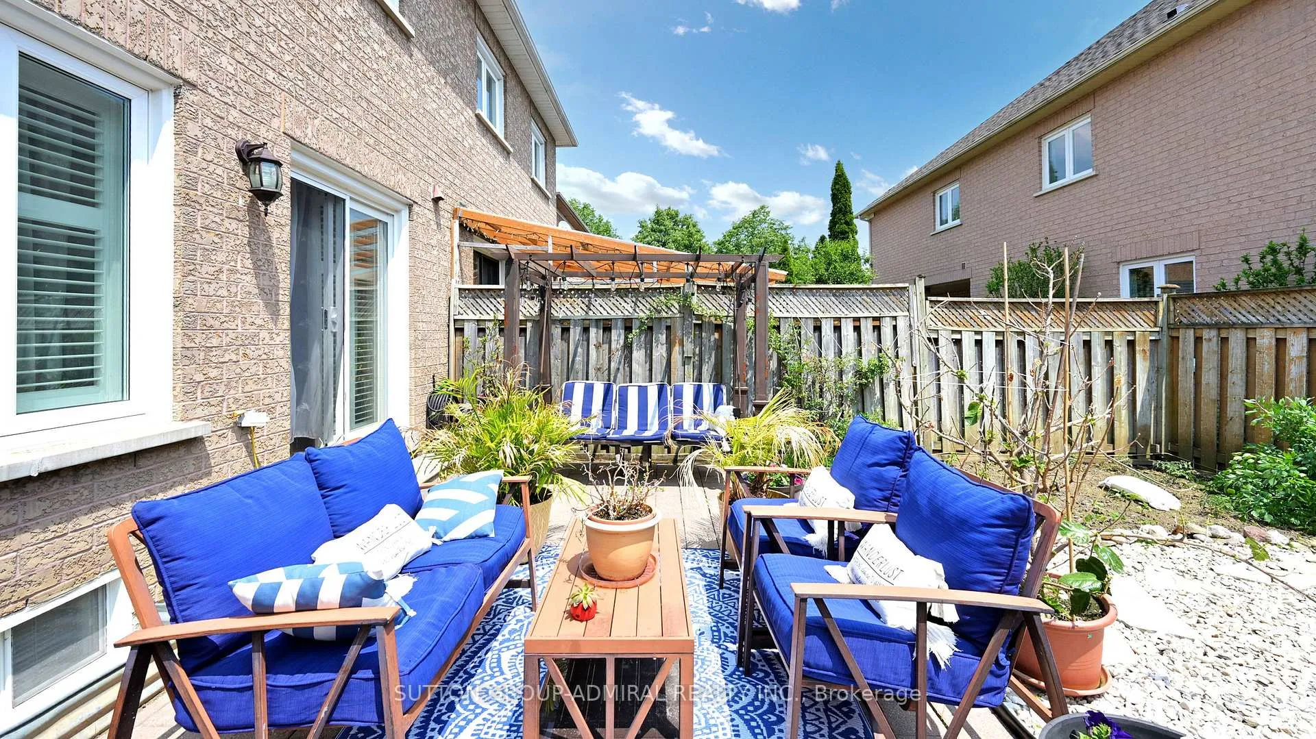 Photo 40 of 7 Rockview Gardens, Vaughan, Concord — HOMEH