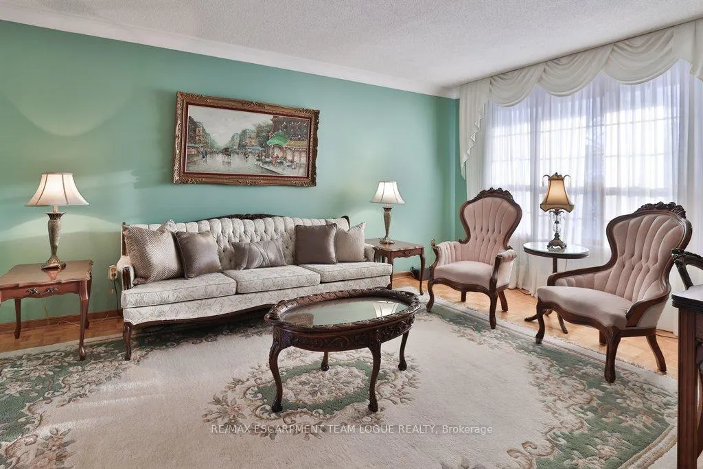 Photo 9 of 159 Burloak Drive, Oakville, Bronte — HOMEH