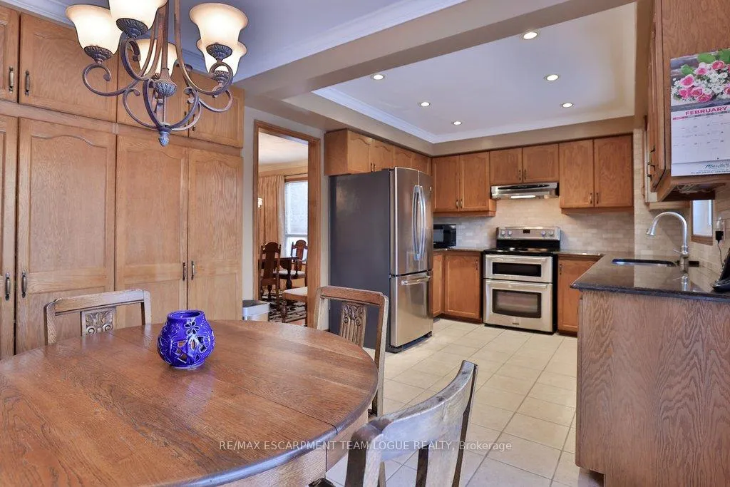 Photo 14 of 159 Burloak Drive, Oakville, Bronte — HOMEH