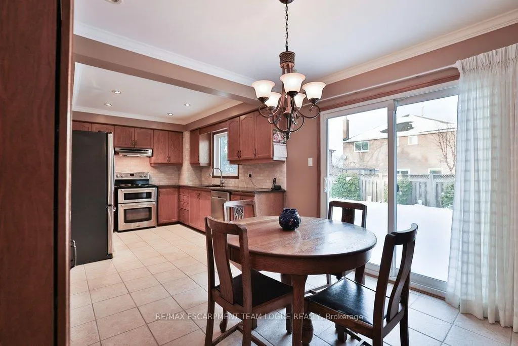 Photo 17 of 159 Burloak Drive, Oakville, Bronte — HOMEH