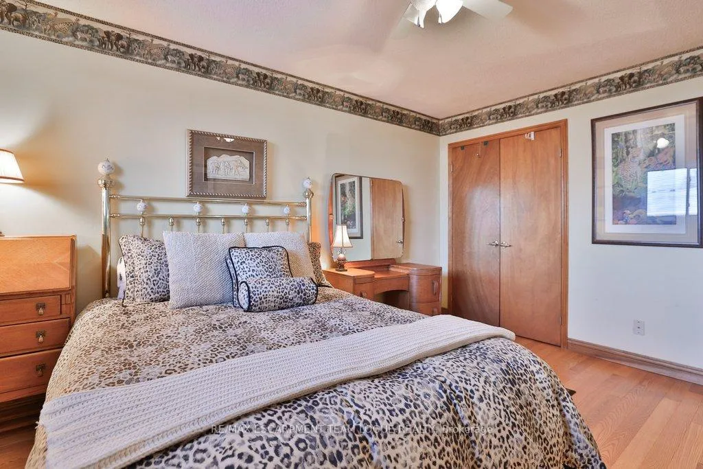 Photo 26 of 159 Burloak Drive, Oakville, Bronte — HOMEH