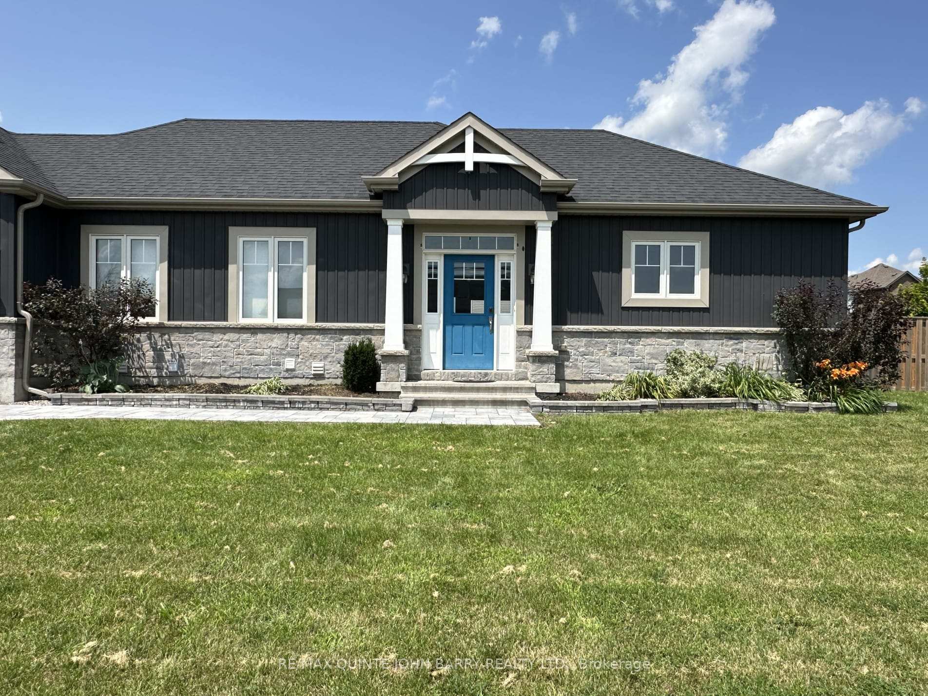 Photo 2 of 34 Walnut Crescent, Belleville, Thurlow Ward — HOMEH