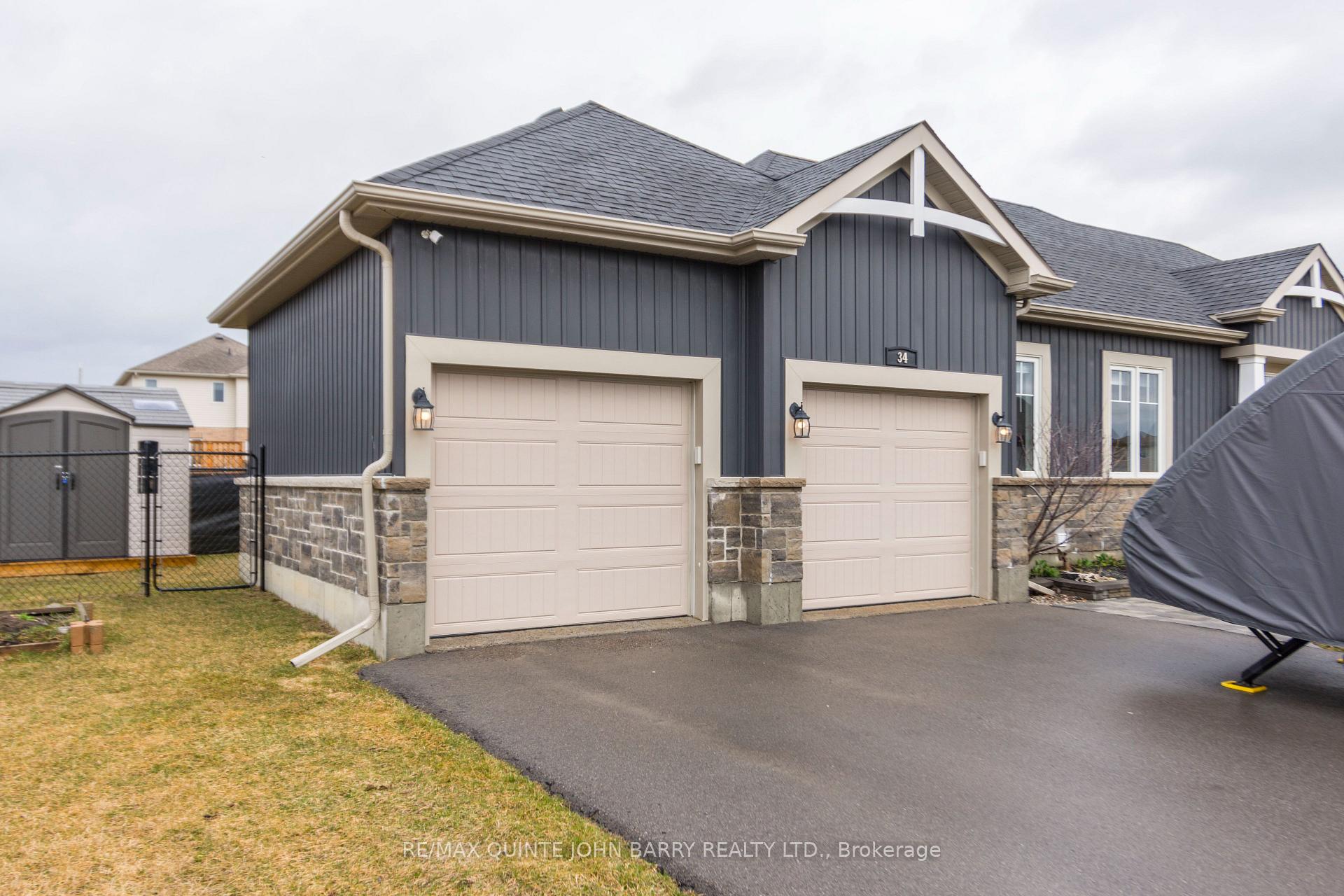 Photo 4 of 34 Walnut Crescent, Belleville, Thurlow Ward — HOMEH