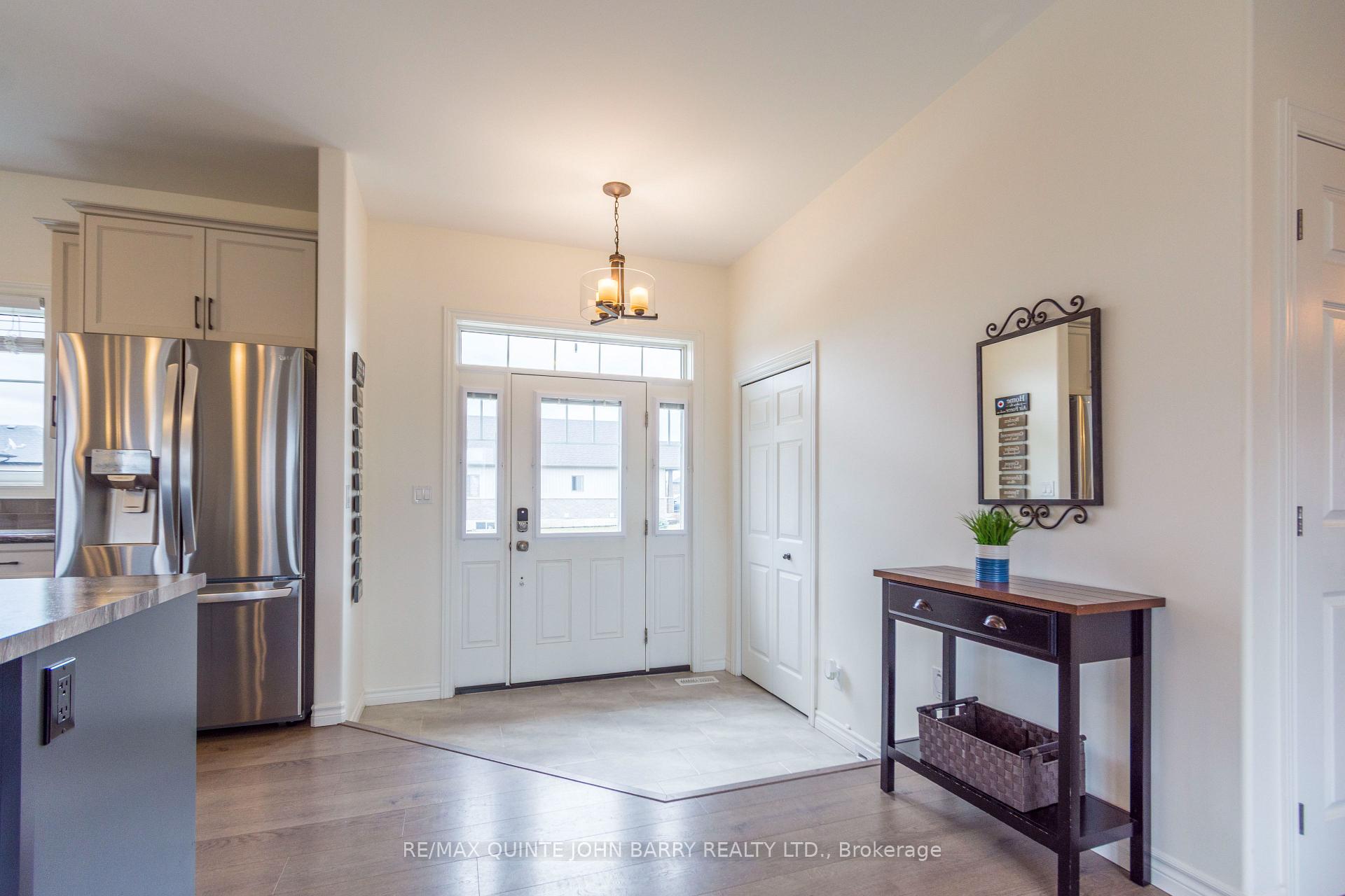Photo 5 of 34 Walnut Crescent, Belleville, Thurlow Ward — HOMEH