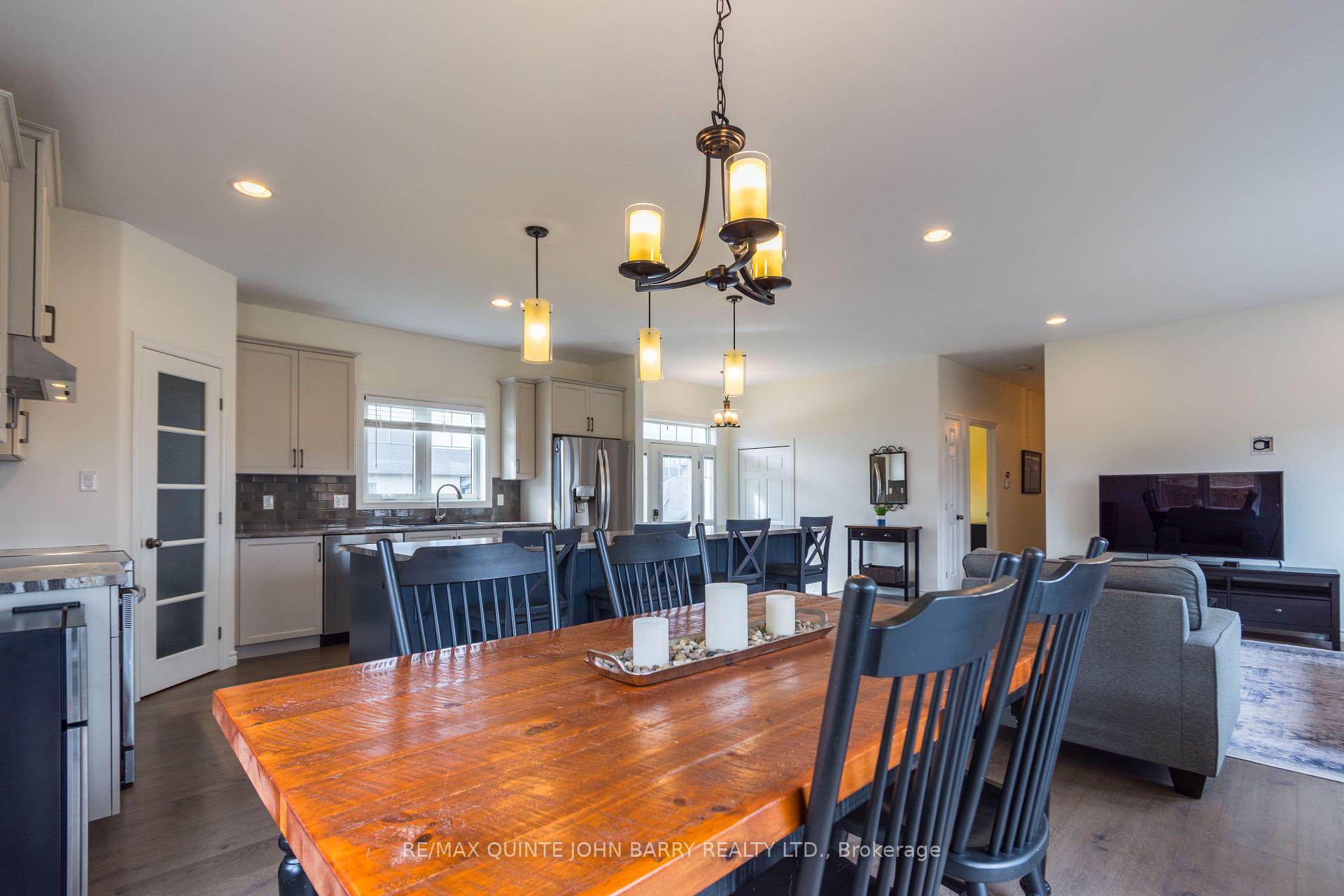 Photo 12 of 34 Walnut Crescent, Belleville, Thurlow Ward — HOMEH