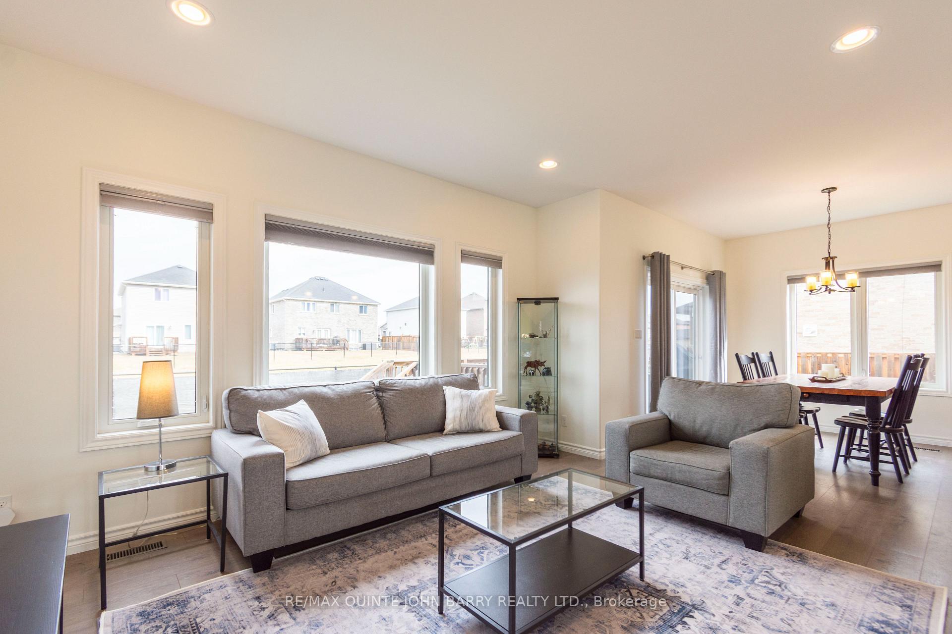 Photo 16 of 34 Walnut Crescent, Belleville, Thurlow Ward — HOMEH