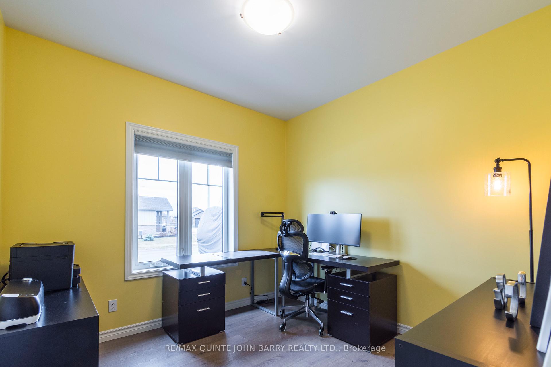 Photo 22 of 34 Walnut Crescent, Belleville, Thurlow Ward — HOMEH