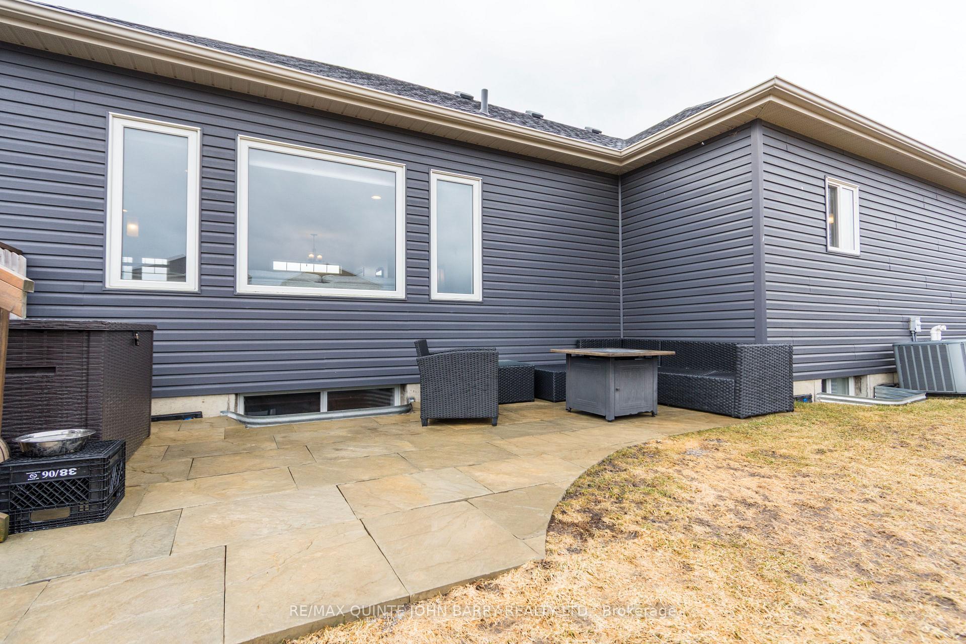 Photo 36 of 34 Walnut Crescent, Belleville, Thurlow Ward — HOMEH
