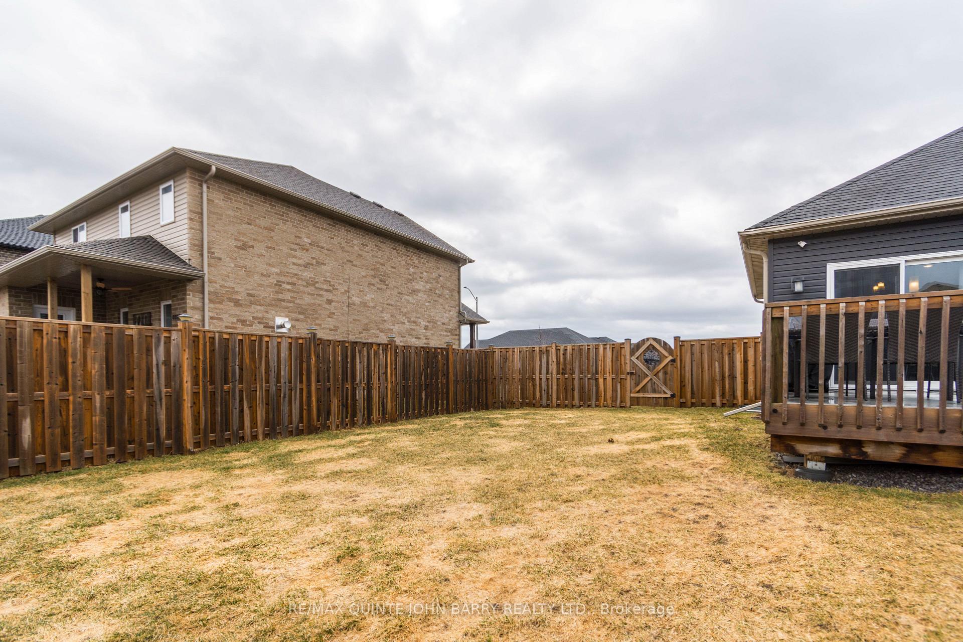 Photo 37 of 34 Walnut Crescent, Belleville, Thurlow Ward — HOMEH