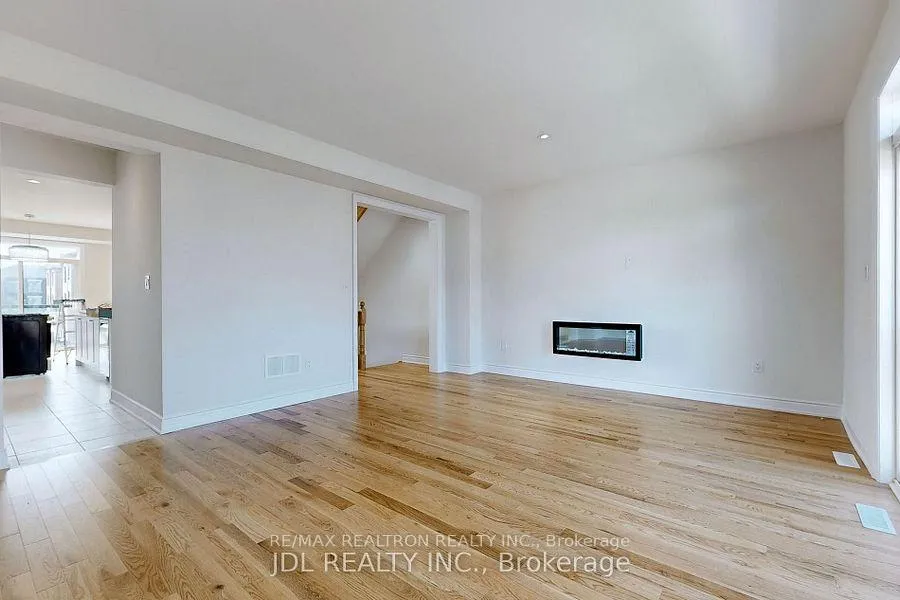 Photo 3 of 169 Tennant Circle, Vaughan, Vellore Village — HOMEH