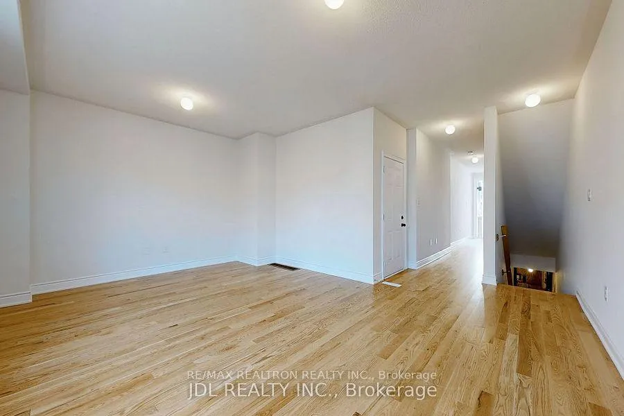 Photo 4 of 169 Tennant Circle, Vaughan, Vellore Village — HOMEH
