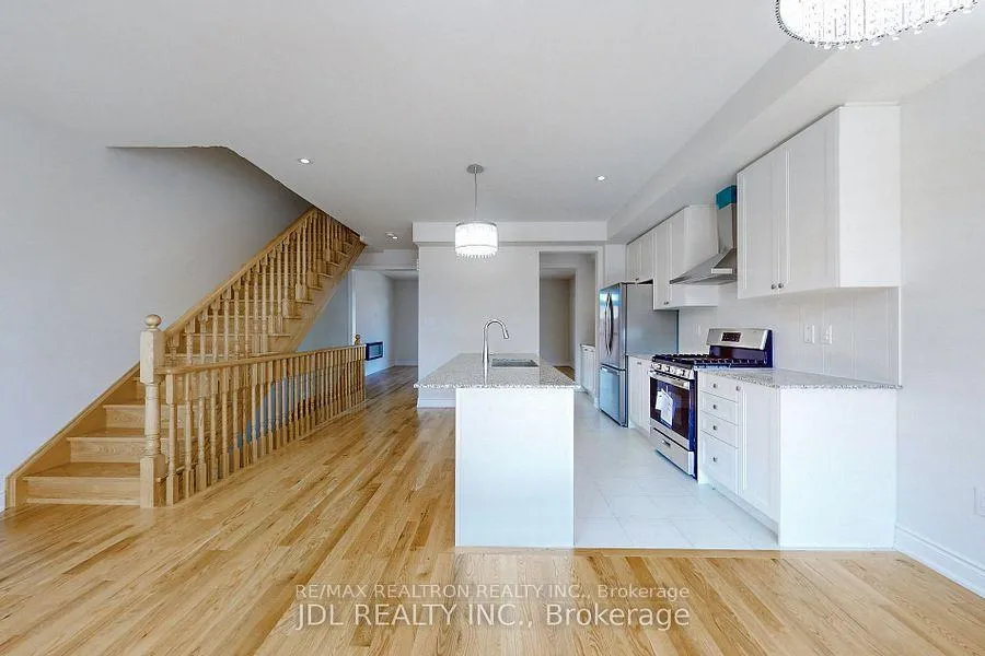 Photo 7 of 169 Tennant Circle, Vaughan, Vellore Village — HOMEH
