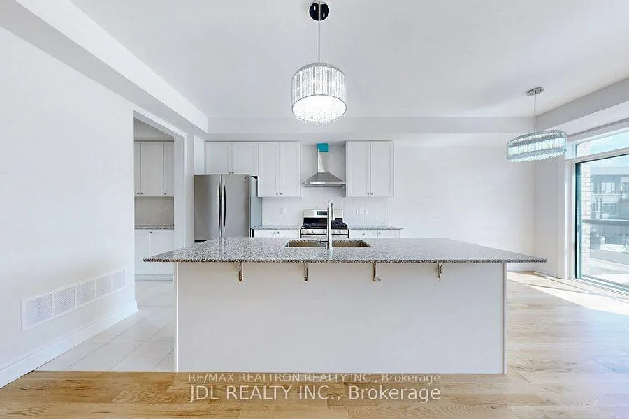 Photo 8 of 169 Tennant Circle, Vaughan, Vellore Village — HOMEH