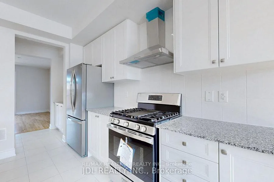 Photo 9 of 169 Tennant Circle, Vaughan, Vellore Village — HOMEH