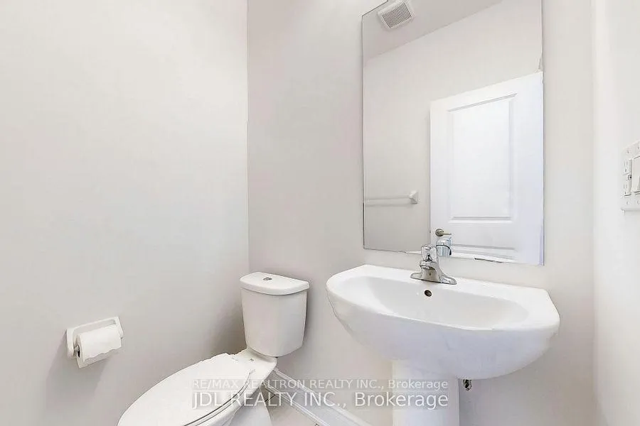 Photo 17 of 169 Tennant Circle, Vaughan, Vellore Village — HOMEH