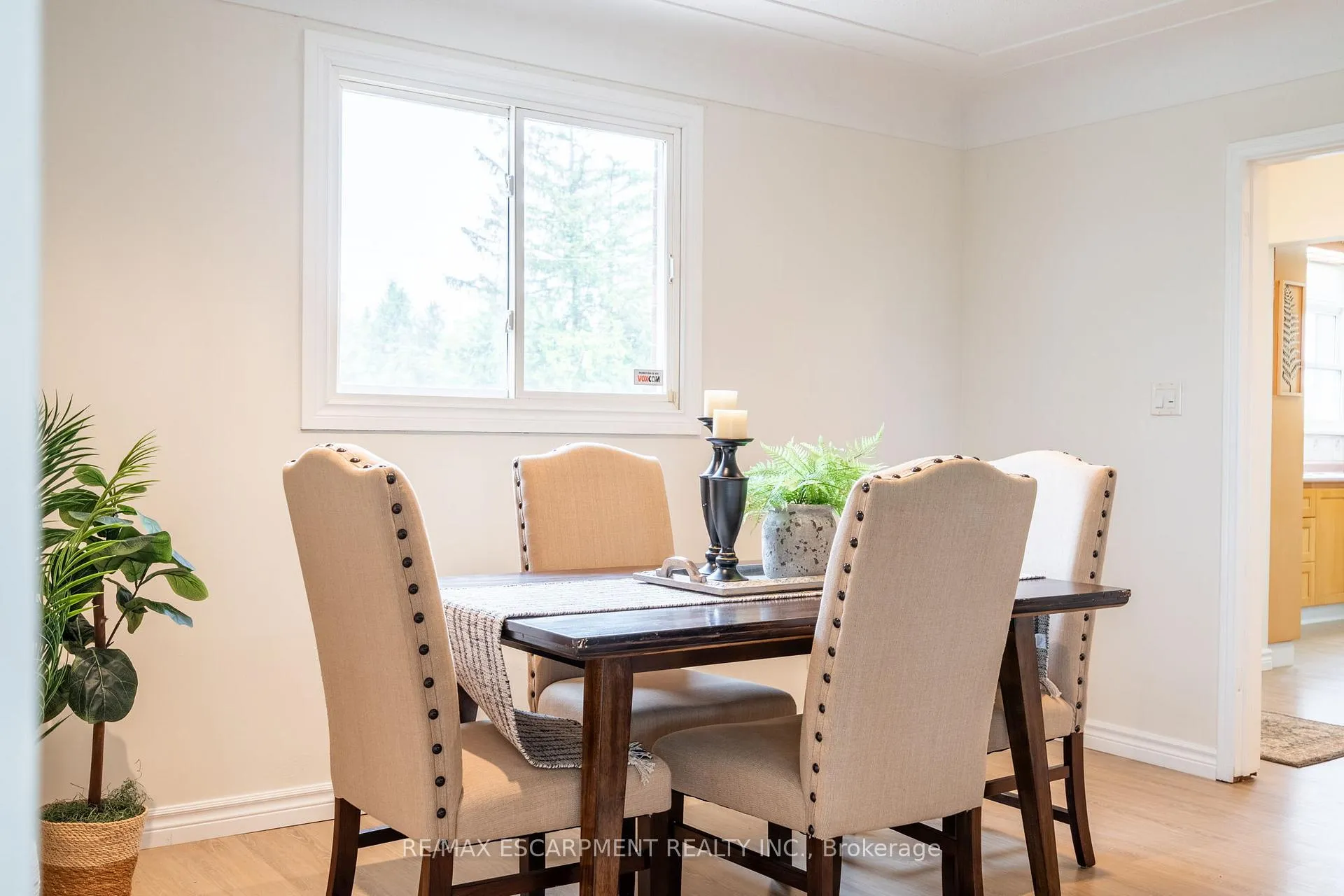 Photo 11 of 579 Third Road E, Hamilton, Stoney Creek — HOMEH