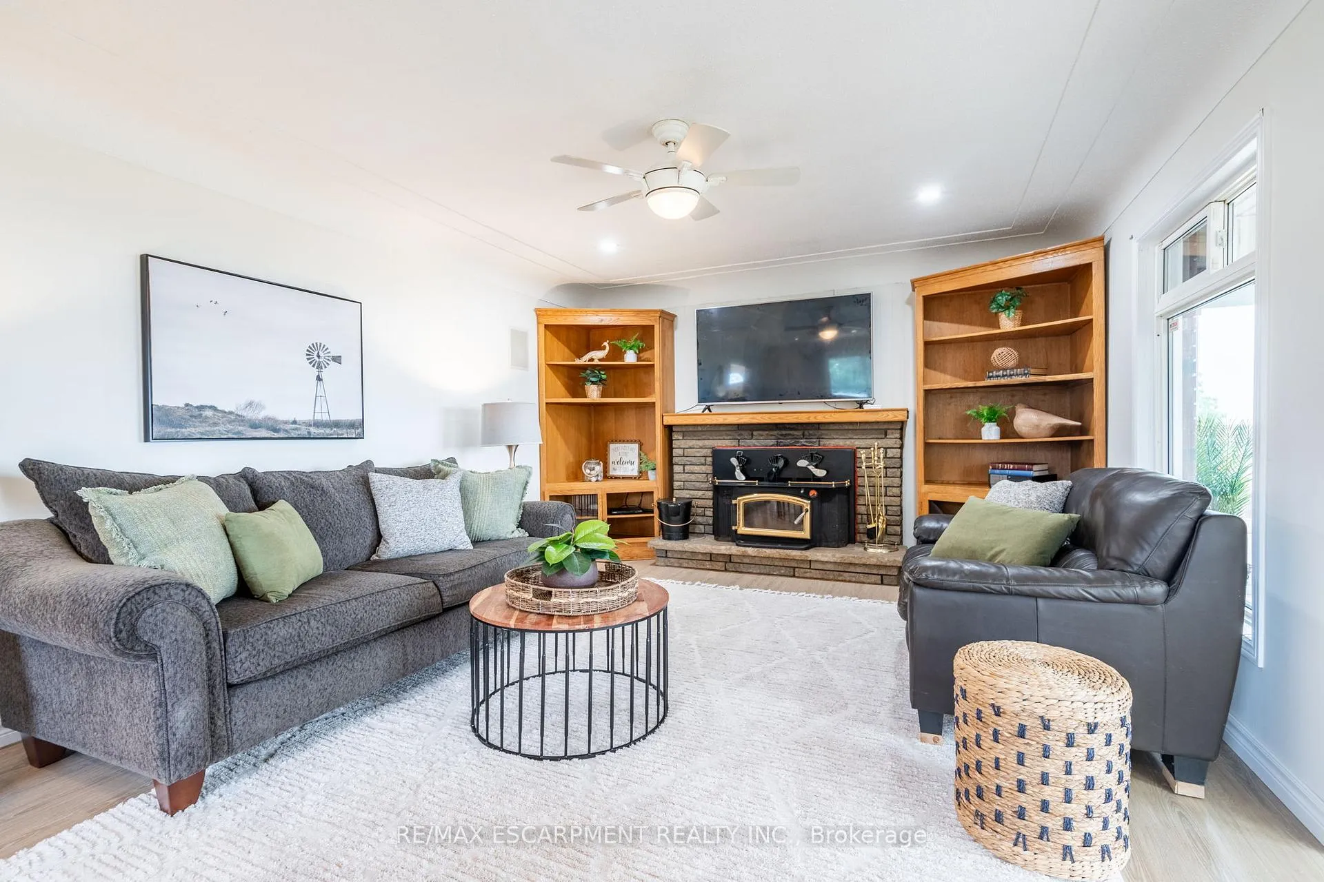 Photo 12 of 579 Third Road E, Hamilton, Stoney Creek — HOMEH