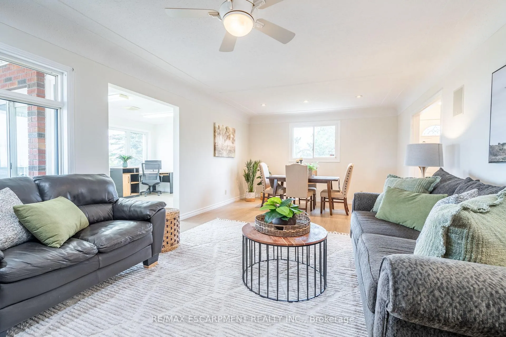 Photo 14 of 579 Third Road E, Hamilton, Stoney Creek — HOMEH