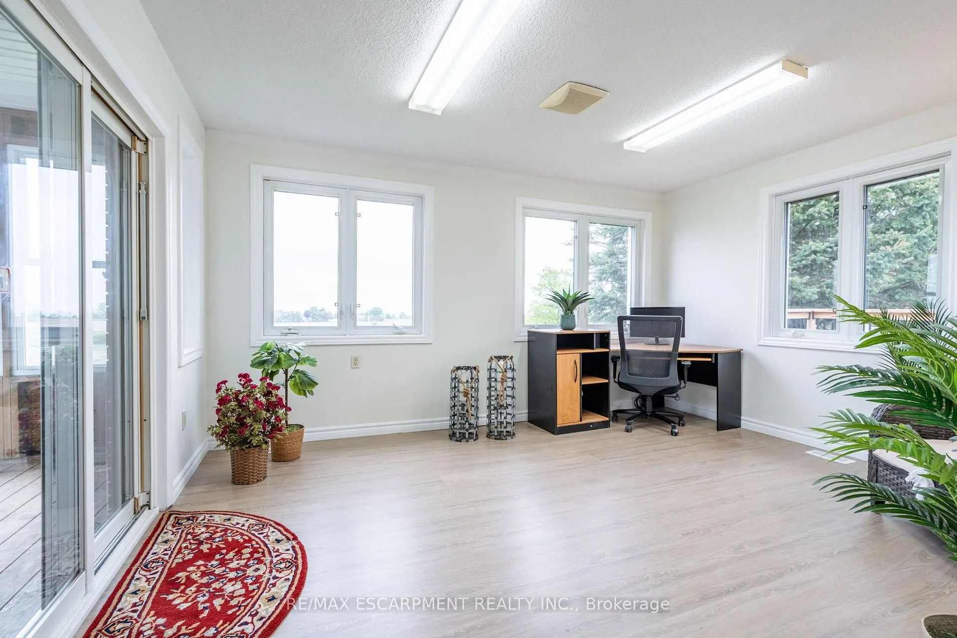 Photo 15 of 579 Third Road E, Hamilton, Stoney Creek — HOMEH