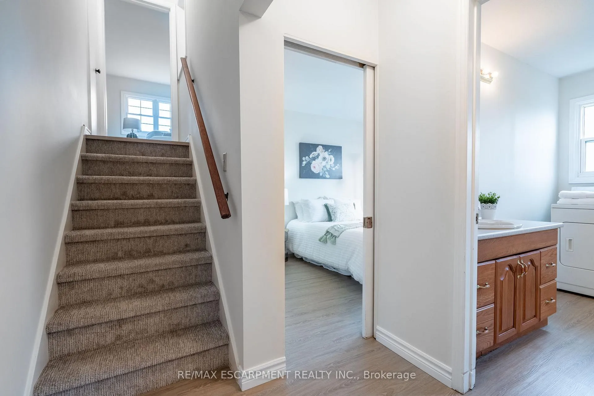 Photo 18 of 579 Third Road E, Hamilton, Stoney Creek — HOMEH