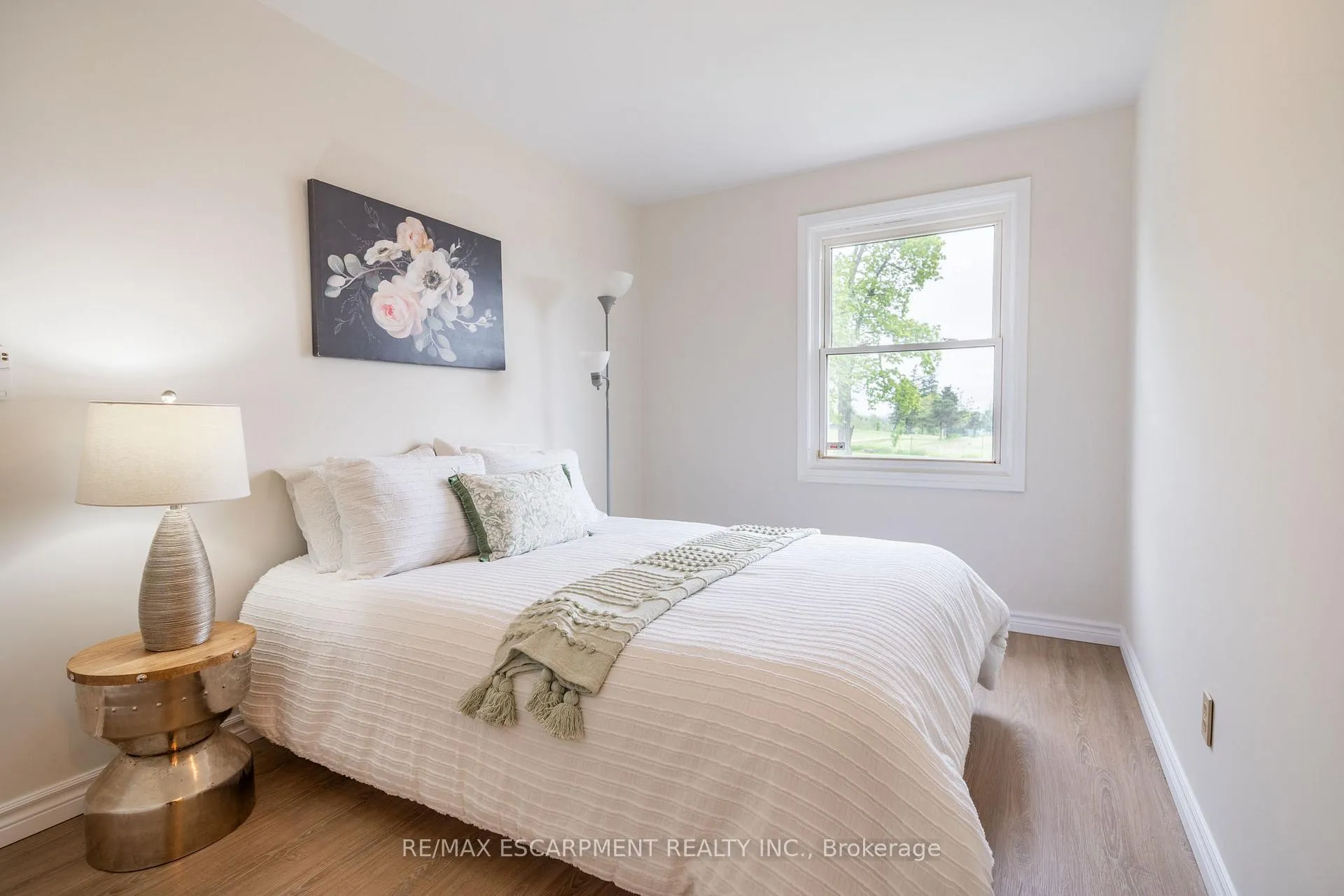 Photo 19 of 579 Third Road E, Hamilton, Stoney Creek — HOMEH