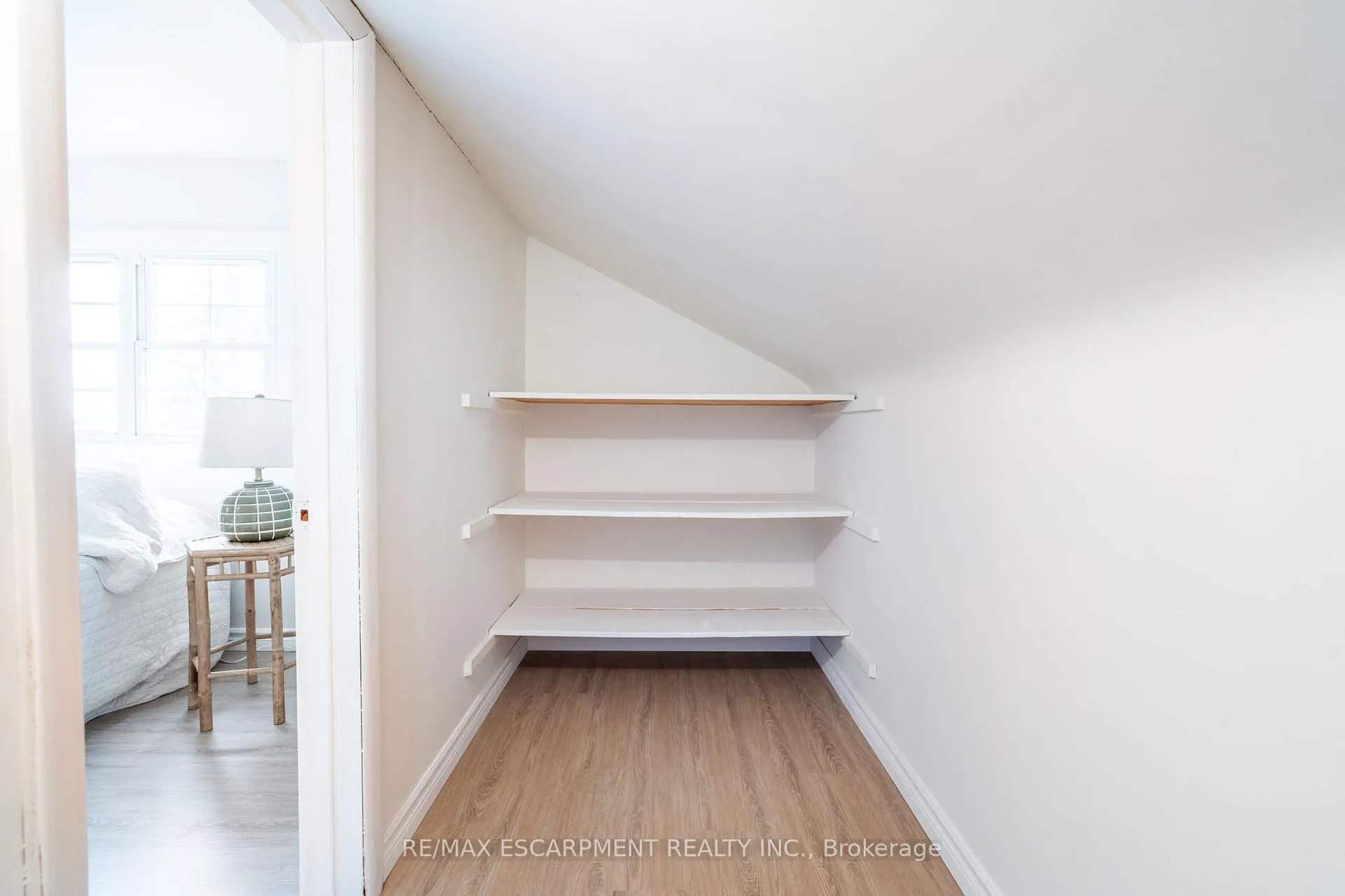 Photo 25 of 579 Third Road E, Hamilton, Stoney Creek — HOMEH