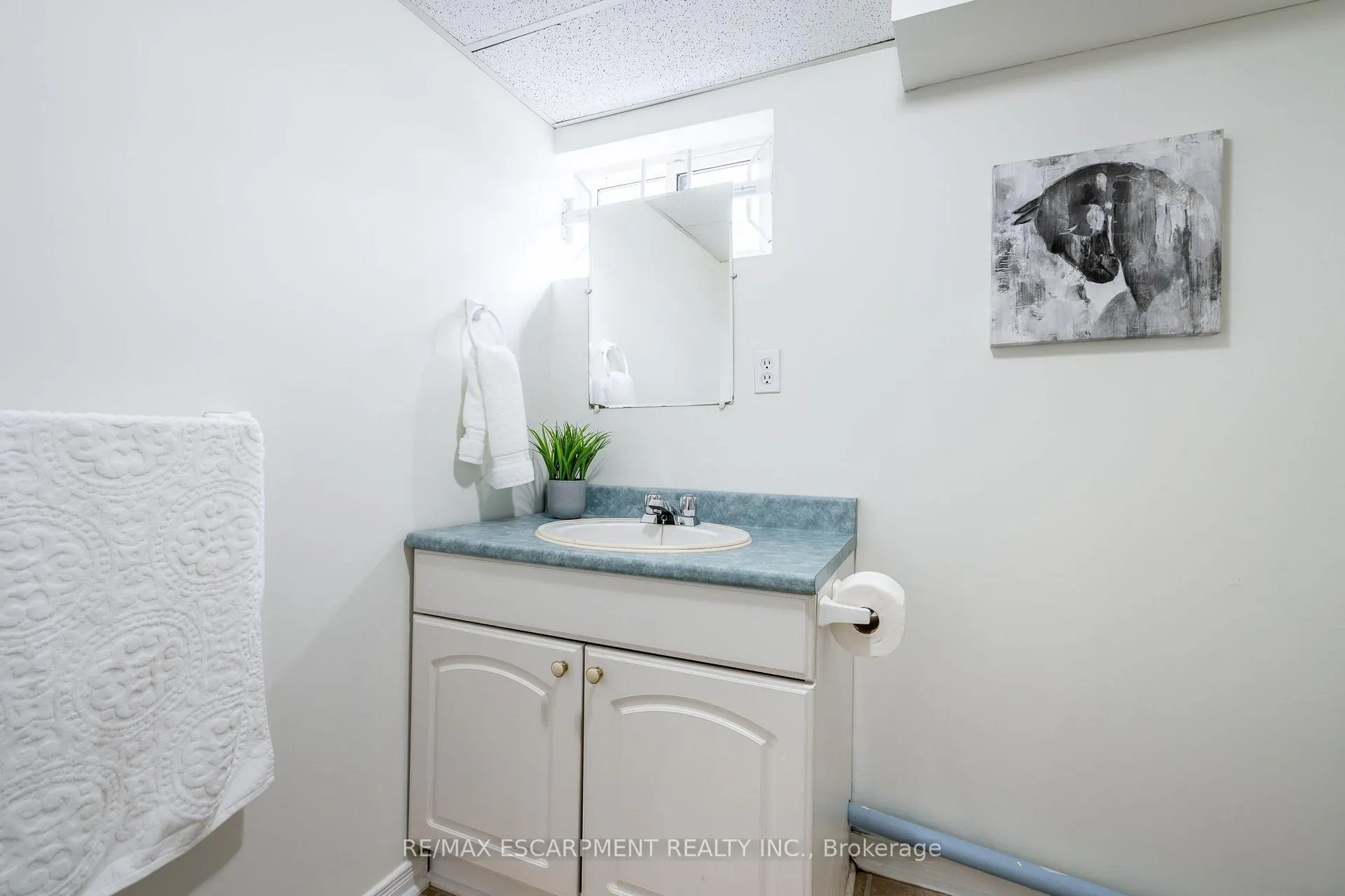 Photo 30 of 579 Third Road E, Hamilton, Stoney Creek — HOMEH