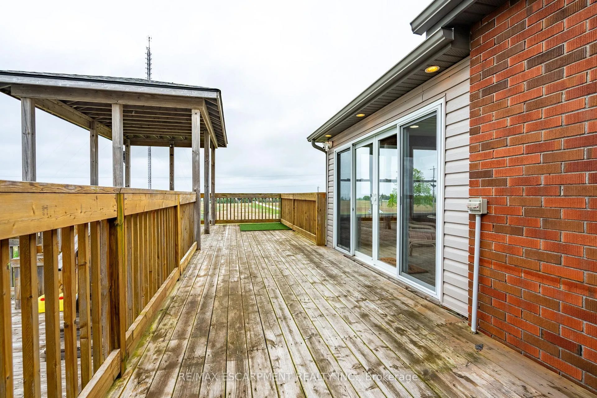 Photo 33 of 579 Third Road E, Hamilton, Stoney Creek — HOMEH