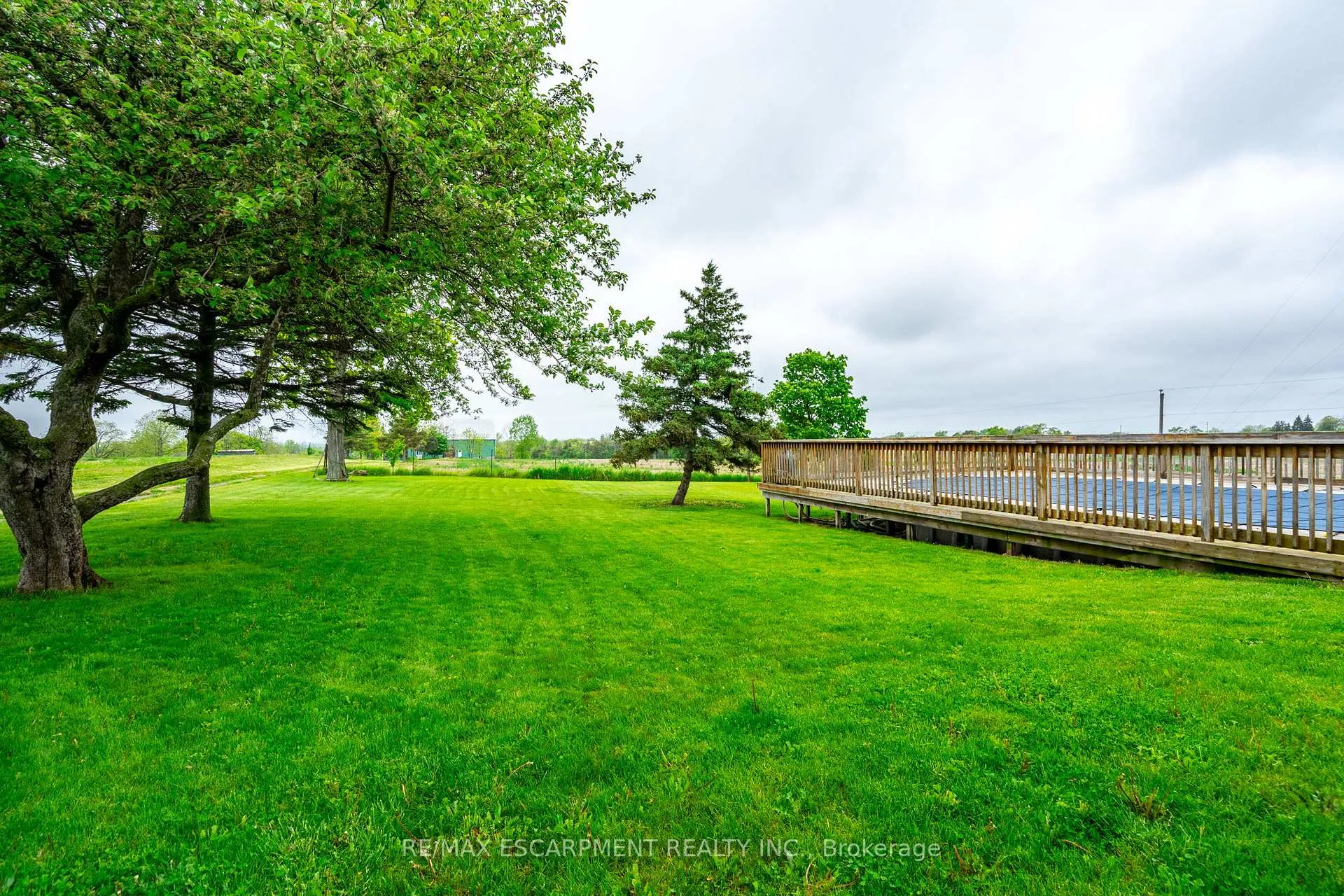 Photo 37 of 579 Third Road E, Hamilton, Stoney Creek — HOMEH
