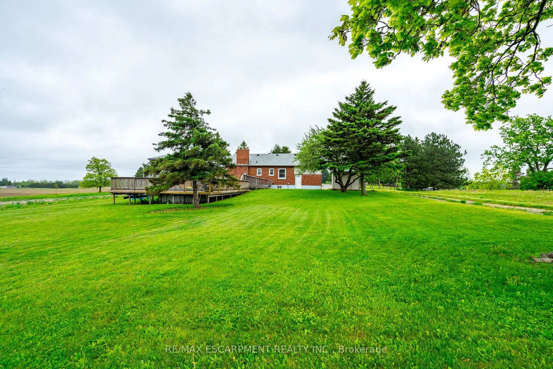 Photo 39 of 579 Third Road E, Hamilton, Stoney Creek — HOMEH